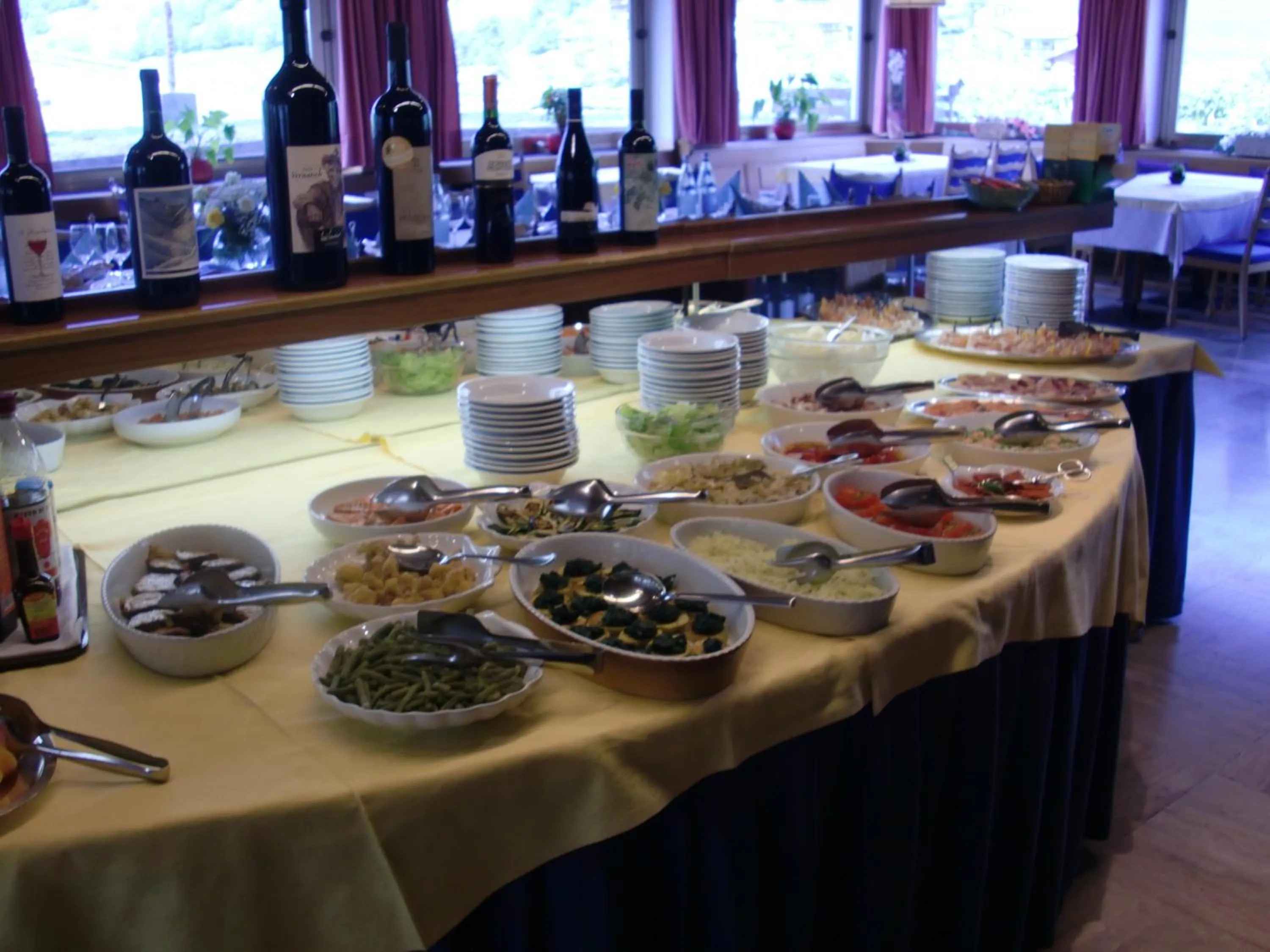 Restaurant/places to eat in Hotel Rodes