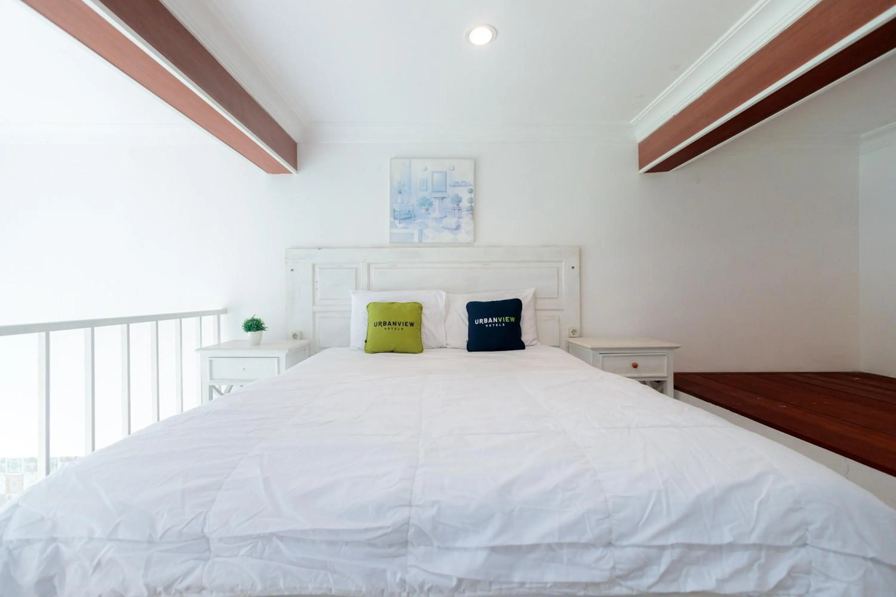 Bed in Urbanview Blessing Residence Surabaya by RedDoorz