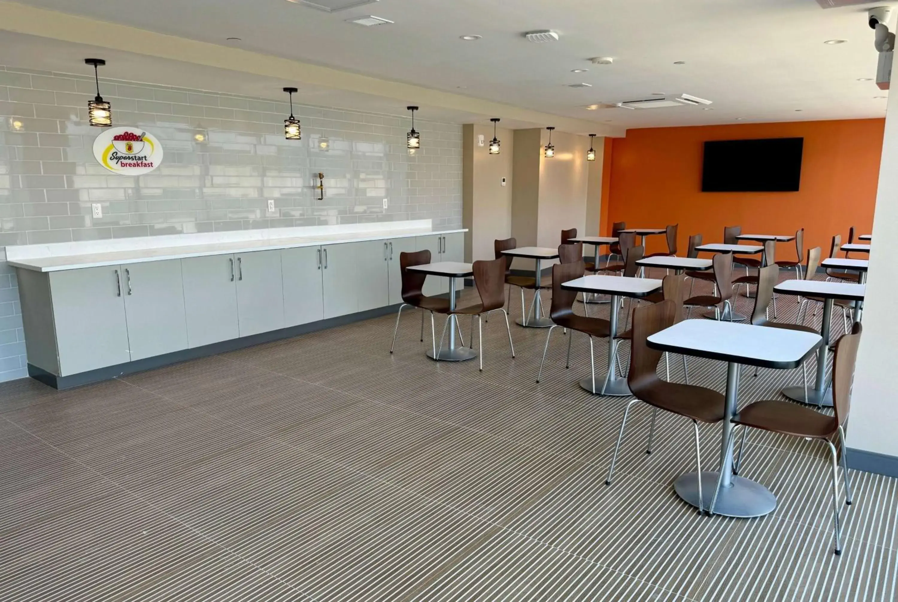 Breakfast in Super 8 by Wyndham Bronx Near Stadium Breakfast in Super 8 by Wyndham Bronx Near Stadium