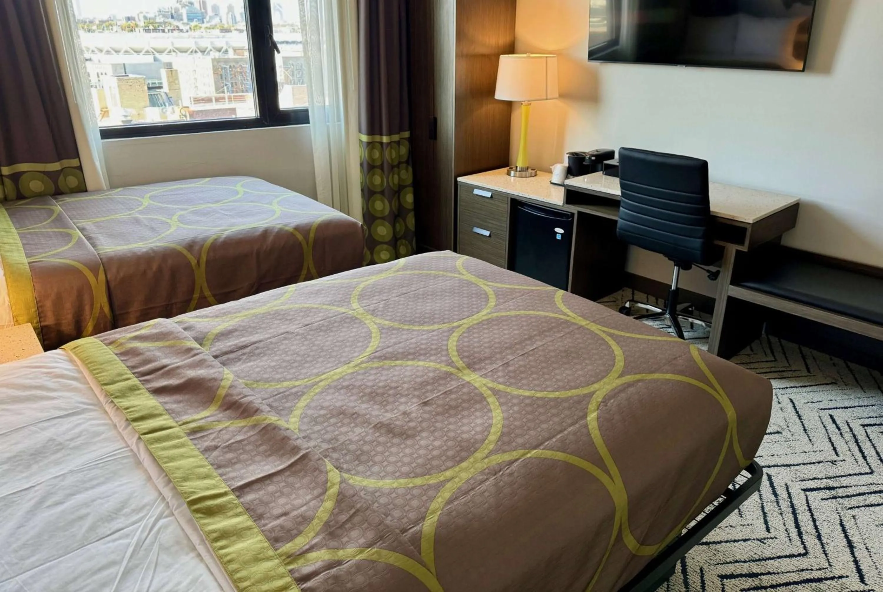 Photo of the whole room, Bed in Super 8 by Wyndham Bronx Near Stadium