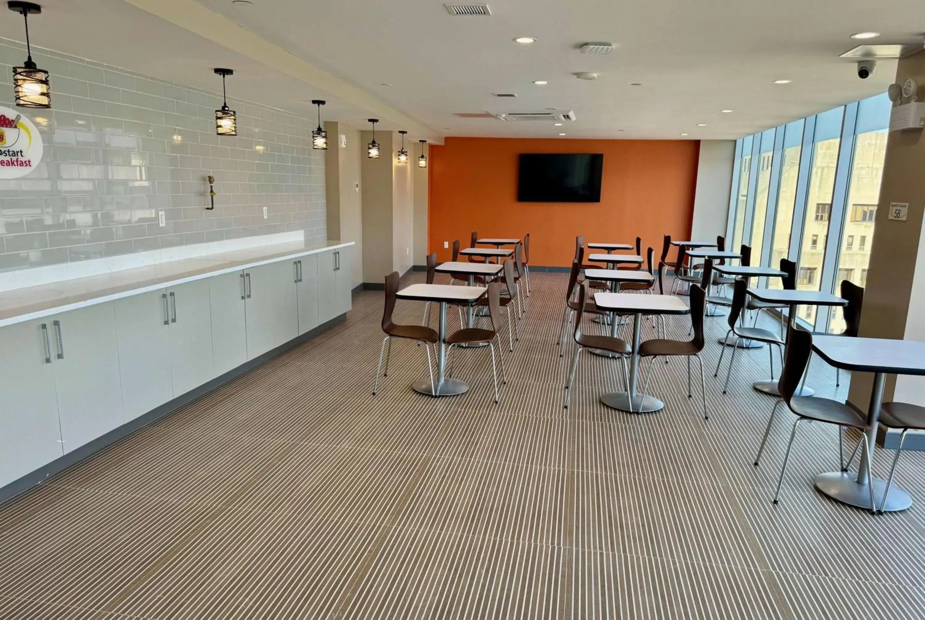 Breakfast in Super 8 by Wyndham Bronx Near Stadium Breakfast in Super 8 by Wyndham Bronx Near Stadium