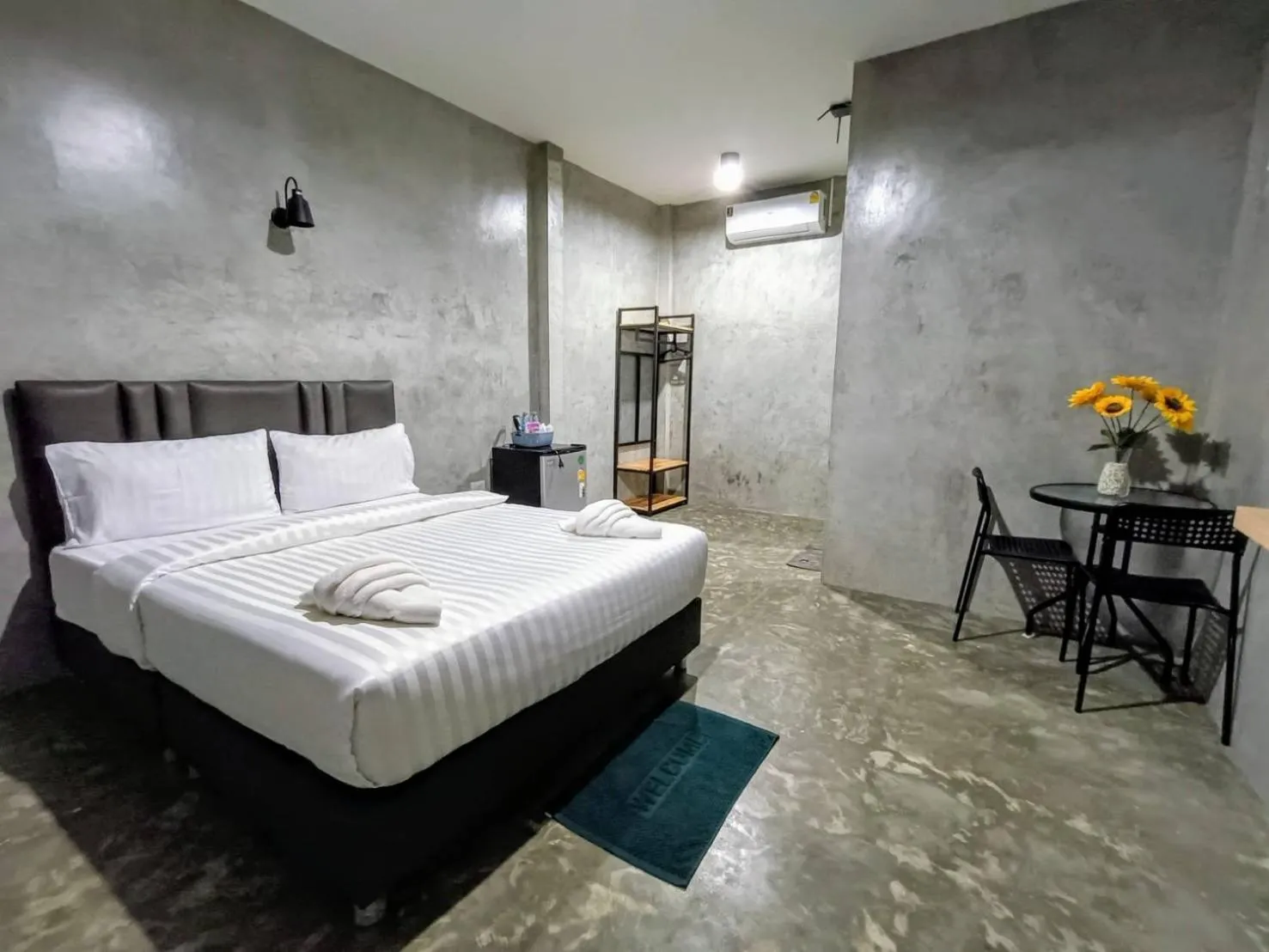 Bed in The Loftel Resort