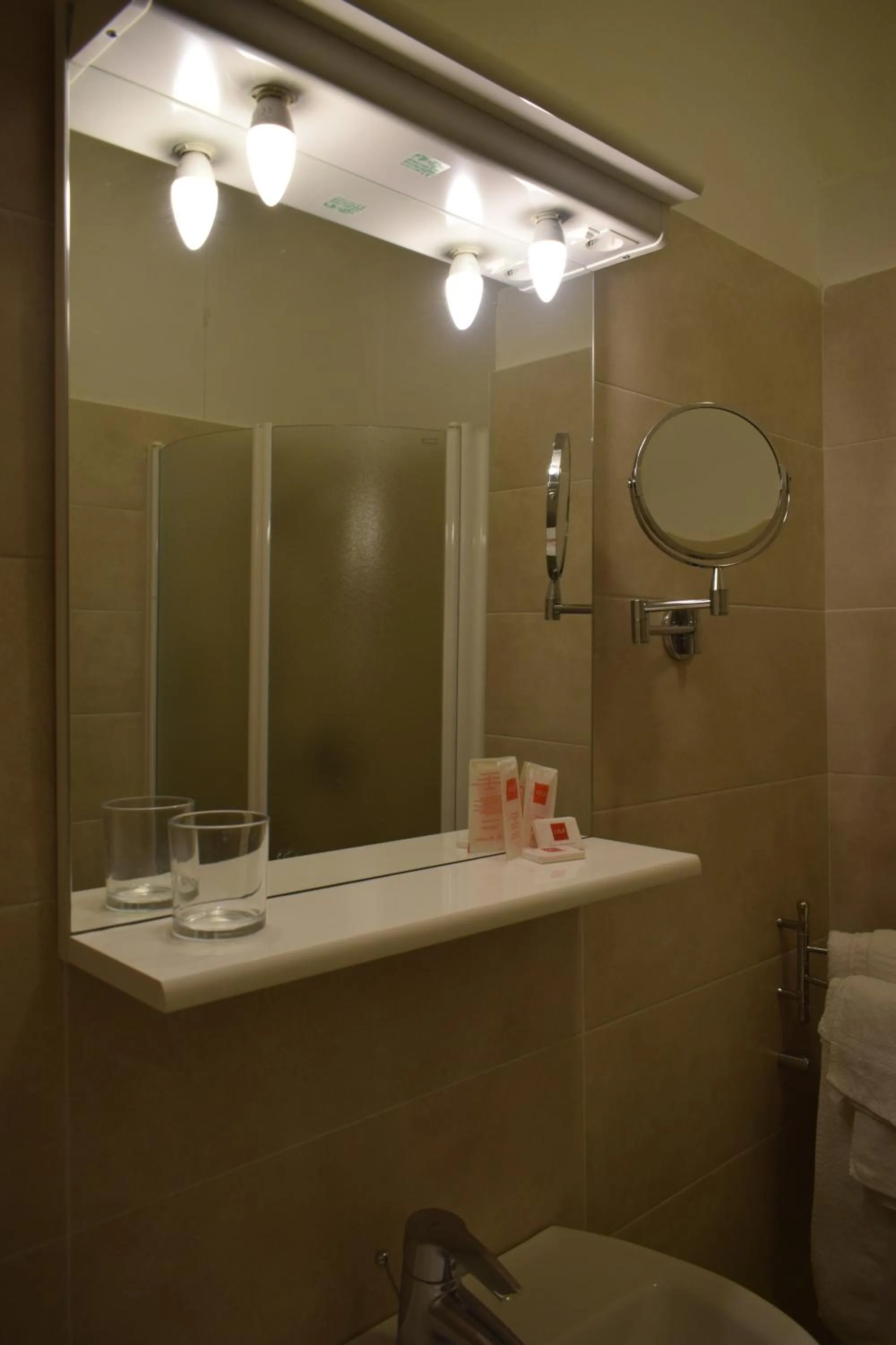 Shower in Albergo Al Pescatore