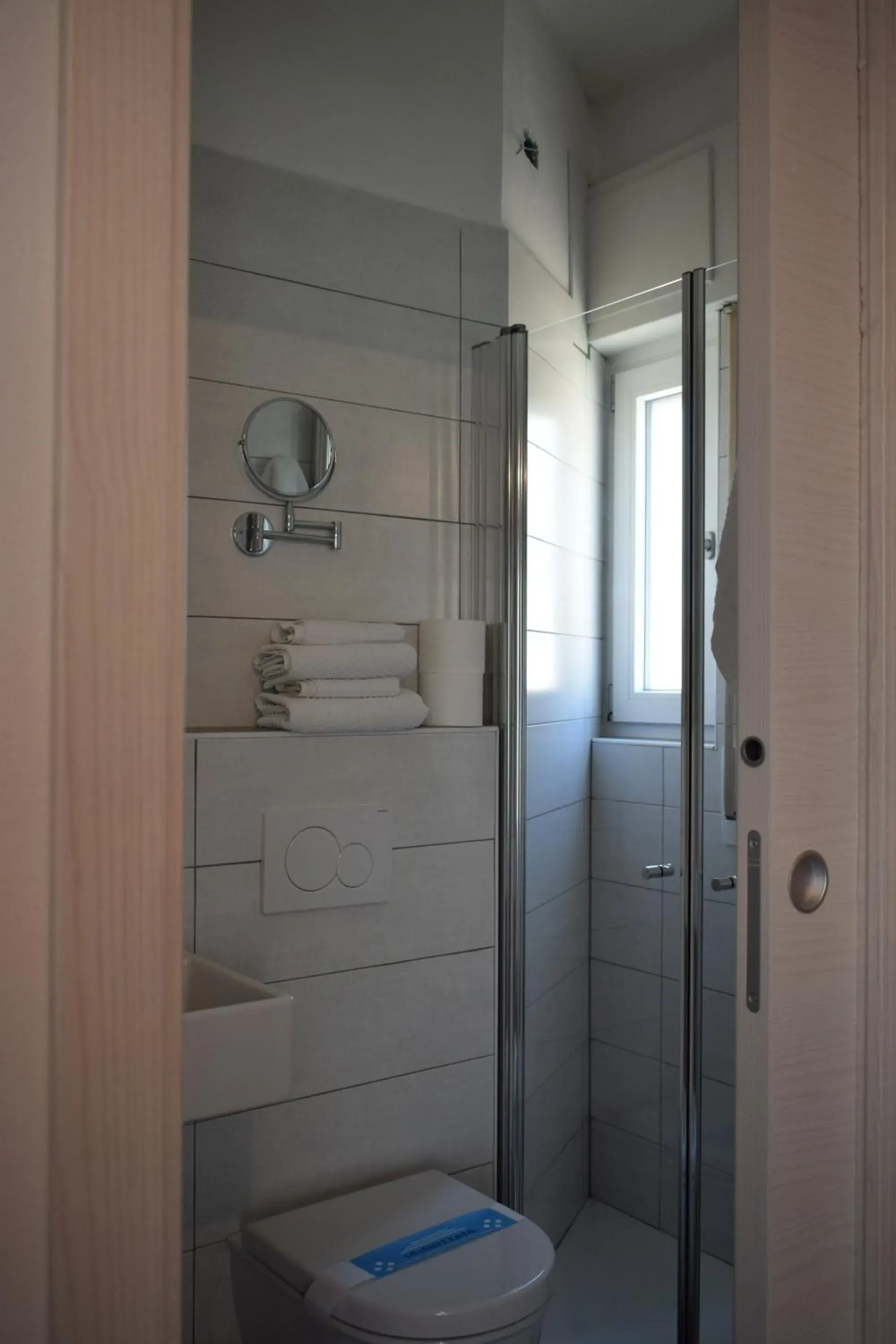 Shower, Bathroom in Albergo Al Pescatore