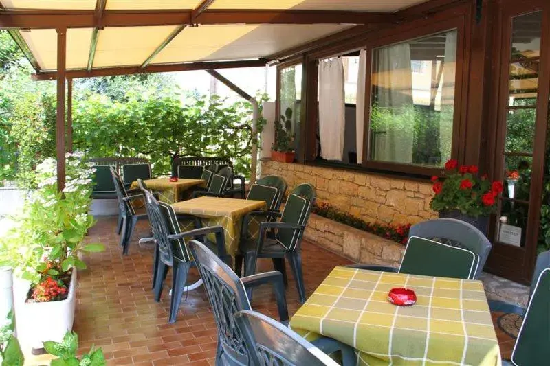 Facade/entrance, Restaurant/Places to Eat in Albergo Al Pescatore