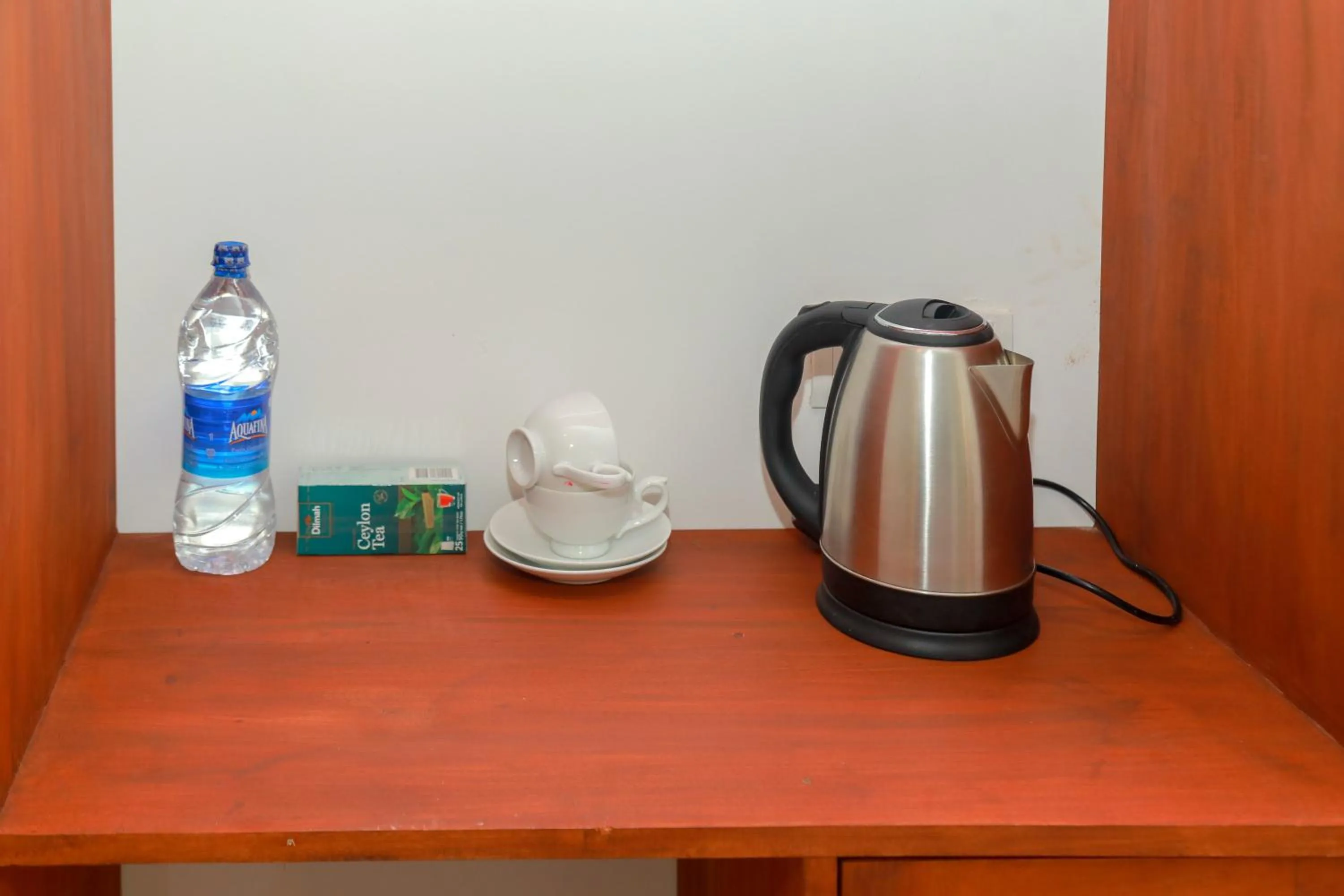 Coffee/tea facilities in Traveller's Hotel Hikkaduwa