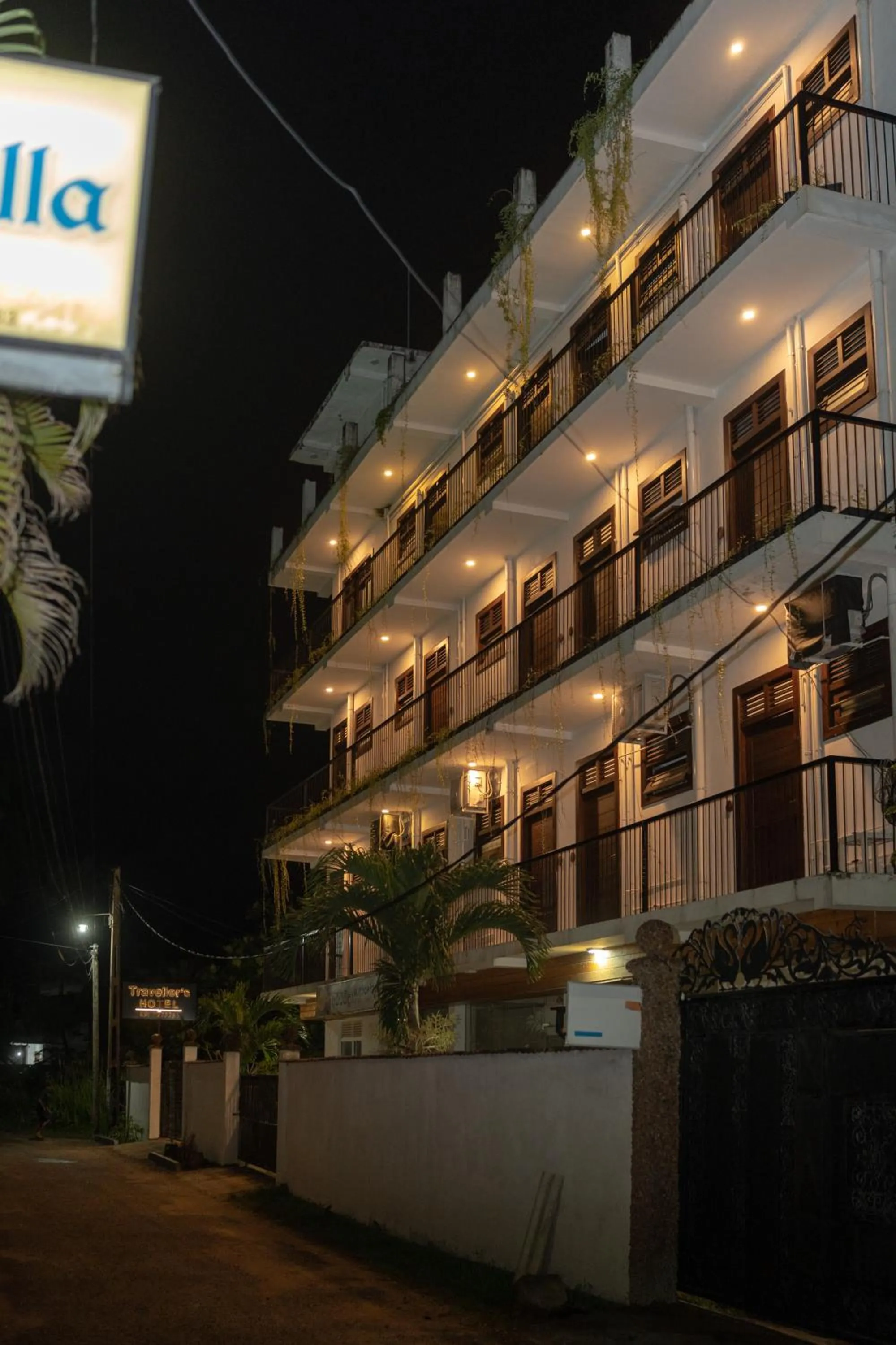 Property building in Traveller's Hotel Hikkaduwa