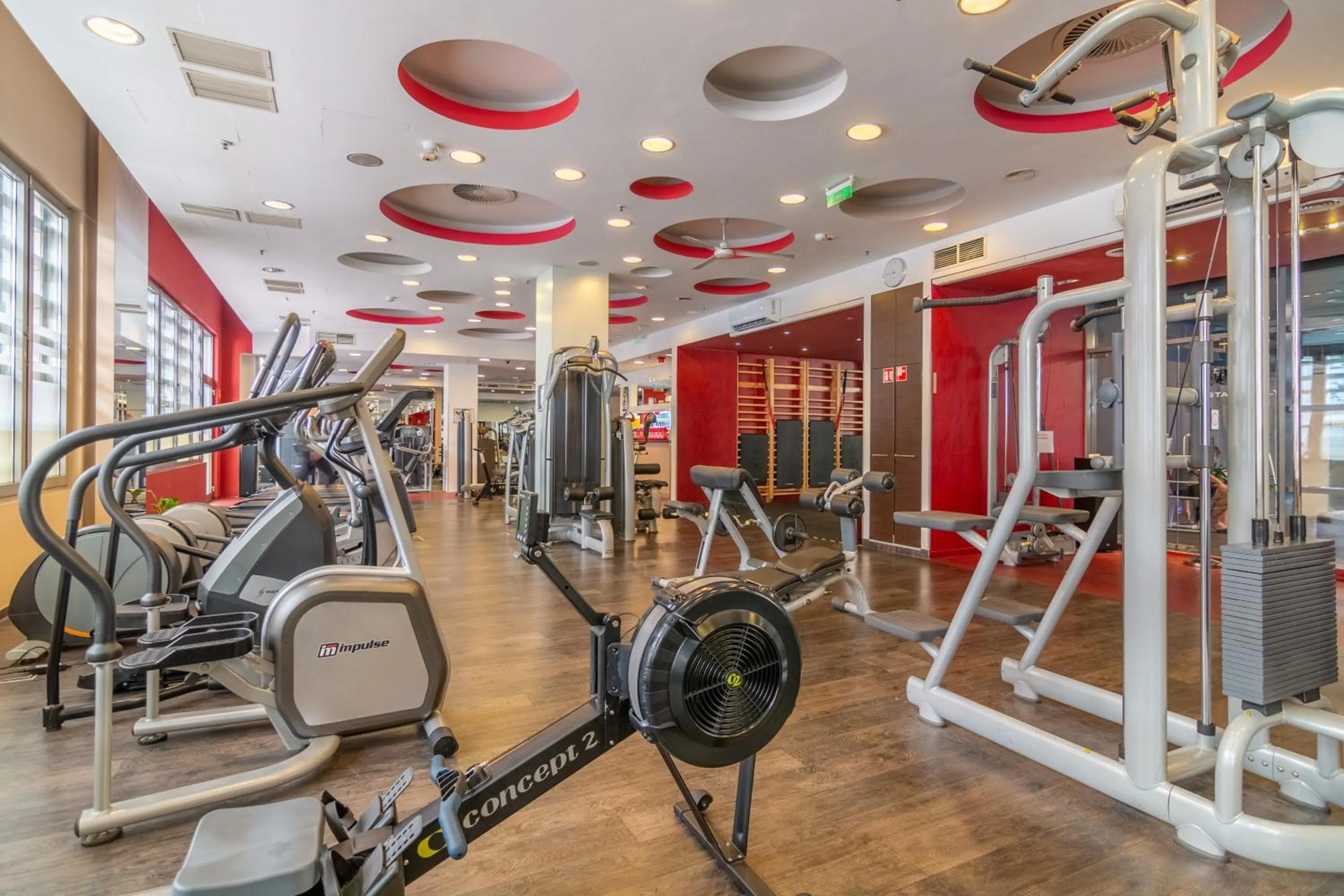 Fitness centre/facilities in SWU Opera