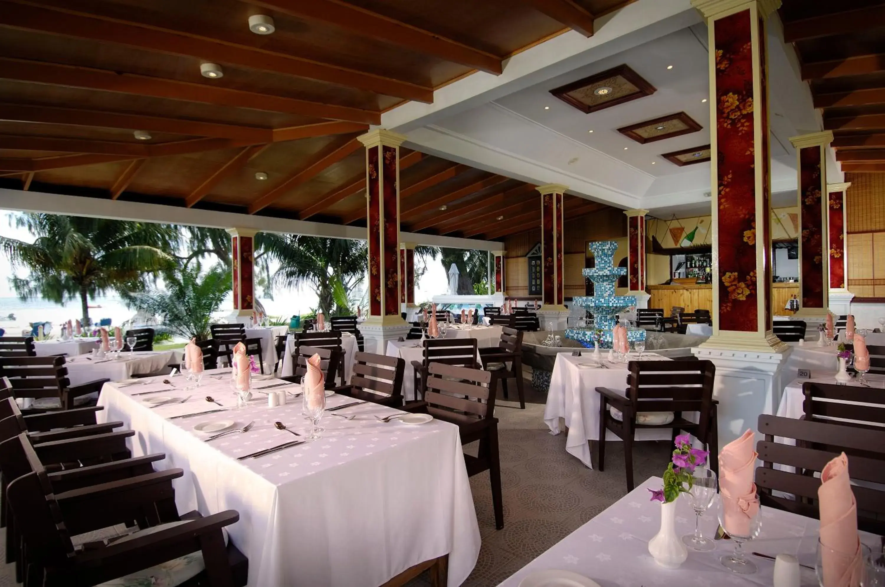 Restaurant/places to eat in Berjaya Praslin Resort Restaurant/places to eat in Berjaya Praslin Resort