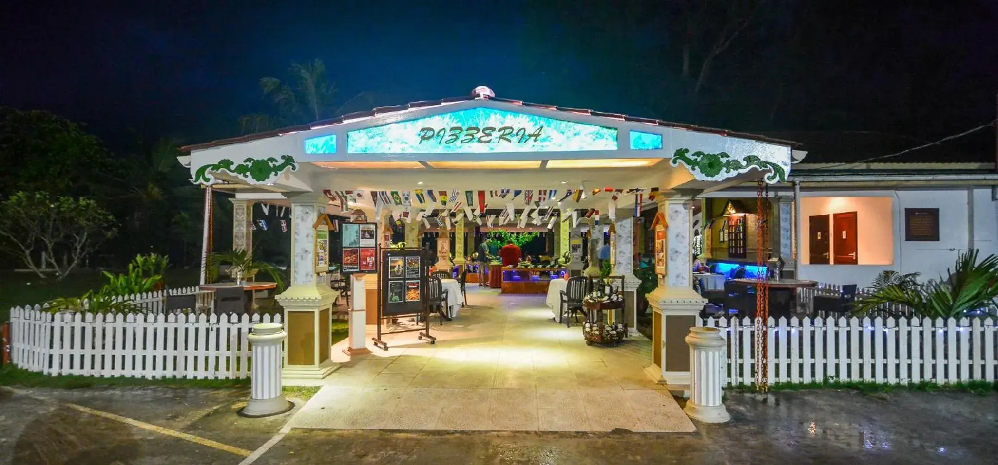 Restaurant/places to eat in Berjaya Praslin Resort Restaurant/places to eat in Berjaya Praslin Resort