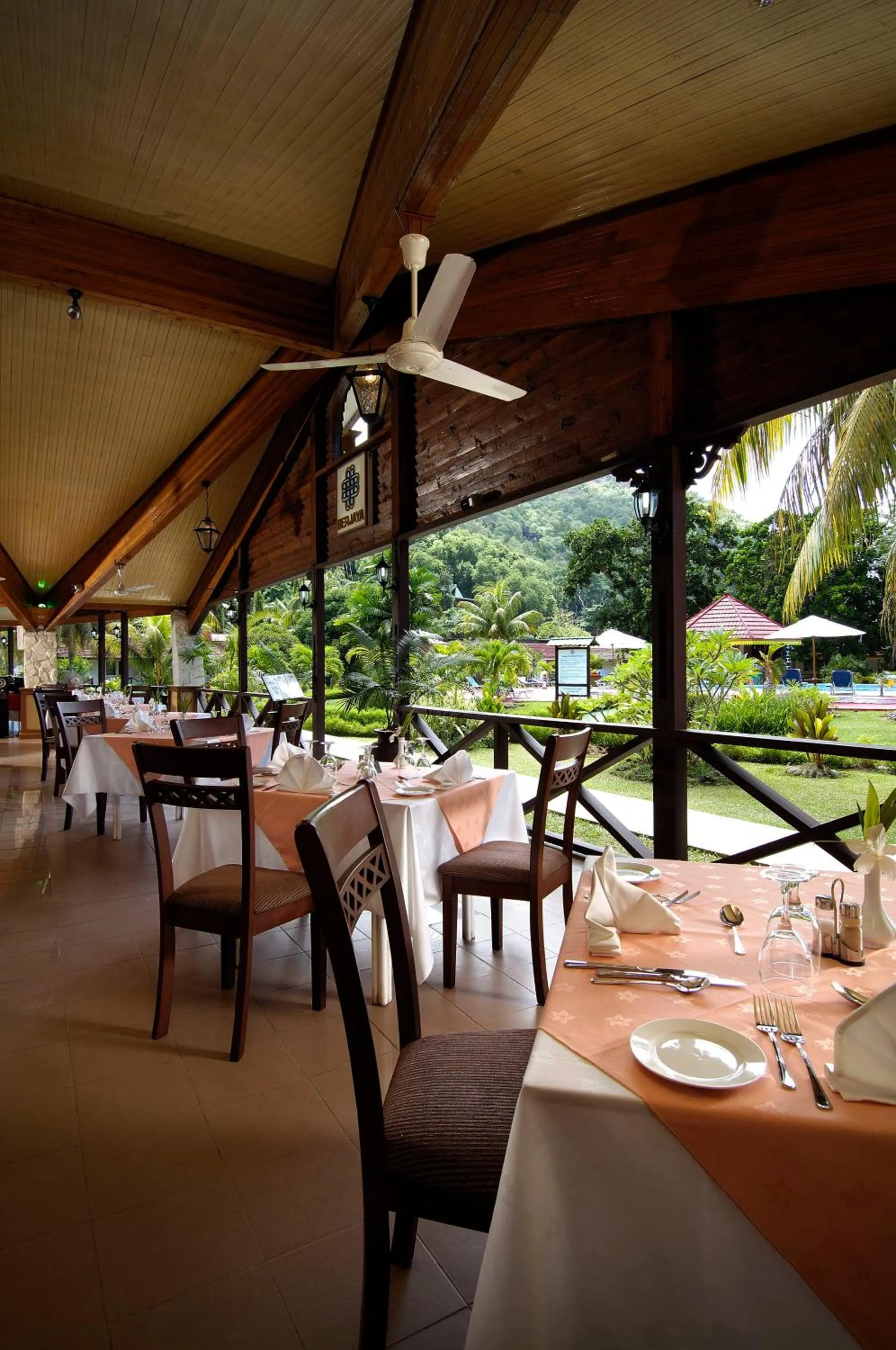 Restaurant/places to eat in Berjaya Praslin Resort