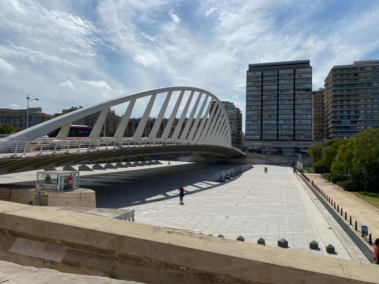 People in VALENCIA SUITS YOU Centro Histórico, Establecimiento Automatizado-Fast Auto Check in&Out, Solo para Adultos-Adults only