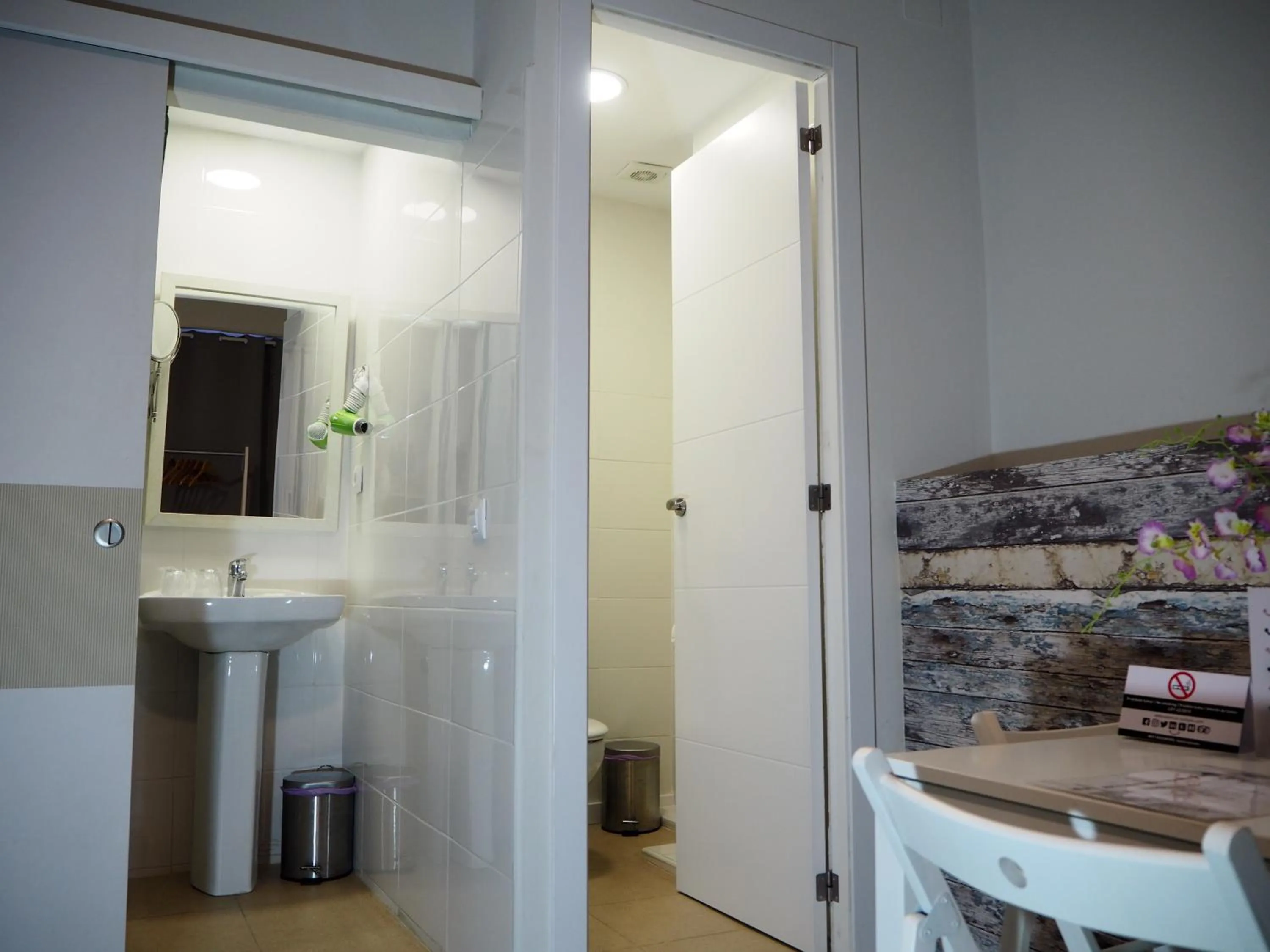 Spring in VALENCIA SUITS YOU Centro Histórico, Establecimiento Automatizado-Fast Auto Check in&Out, Solo para Adultos-Adults only