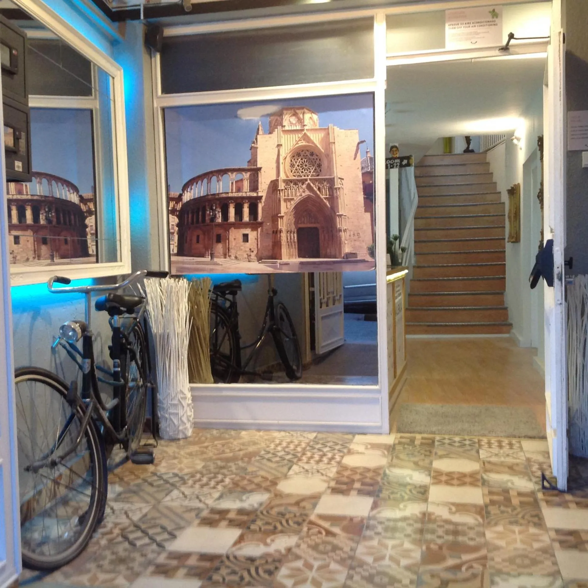 Facade/entrance in VALENCIA SUITS YOU Centro Histórico, Establecimiento Automatizado-Fast Auto Check in&Out, Solo para Adultos-Adults only