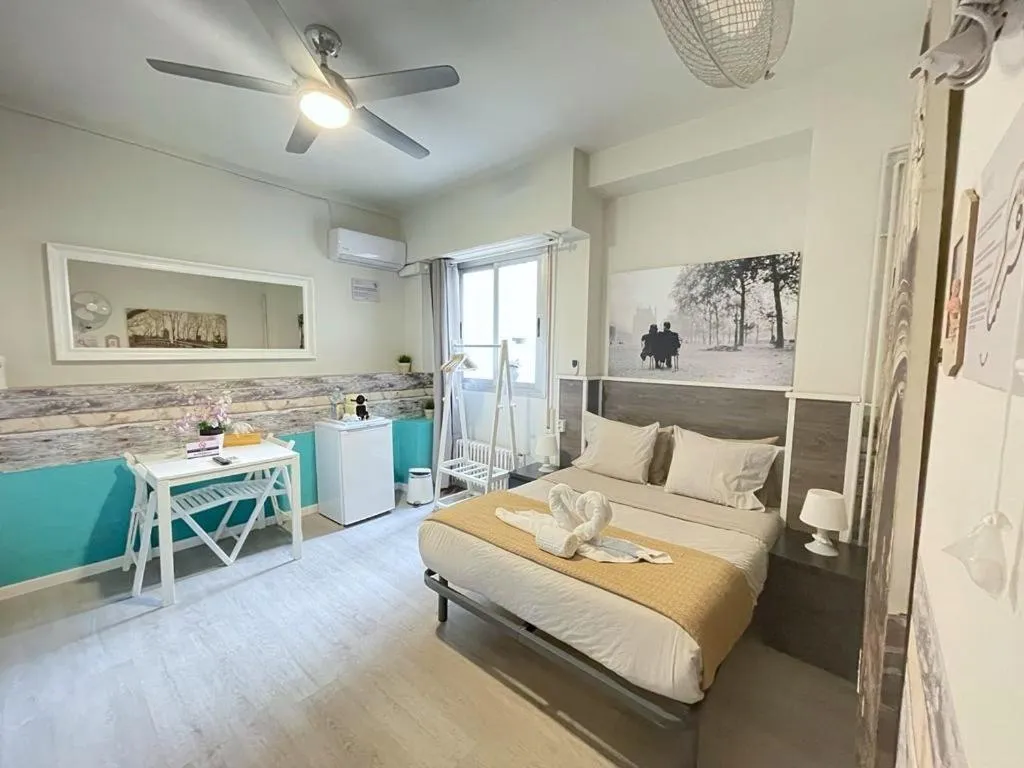 Bed in VALENCIA SUITS YOU Centro Histórico, Establecimiento Automatizado-Fast Auto Check in&Out, Solo para Adultos-Adults only