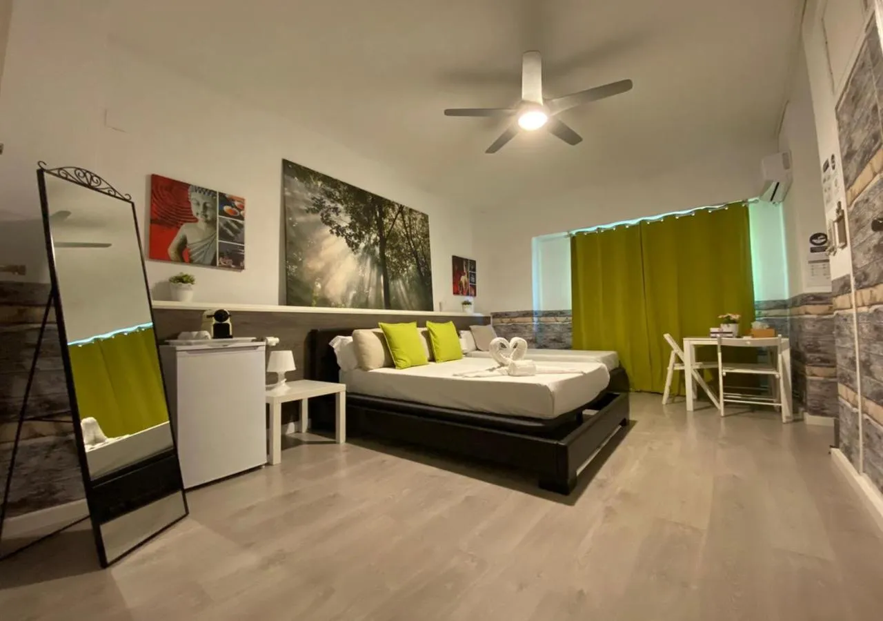 Bed in VALENCIA SUITS YOU Centro Histórico, Establecimiento Automatizado-Fast Auto Check in&Out, Solo para Adultos-Adults only