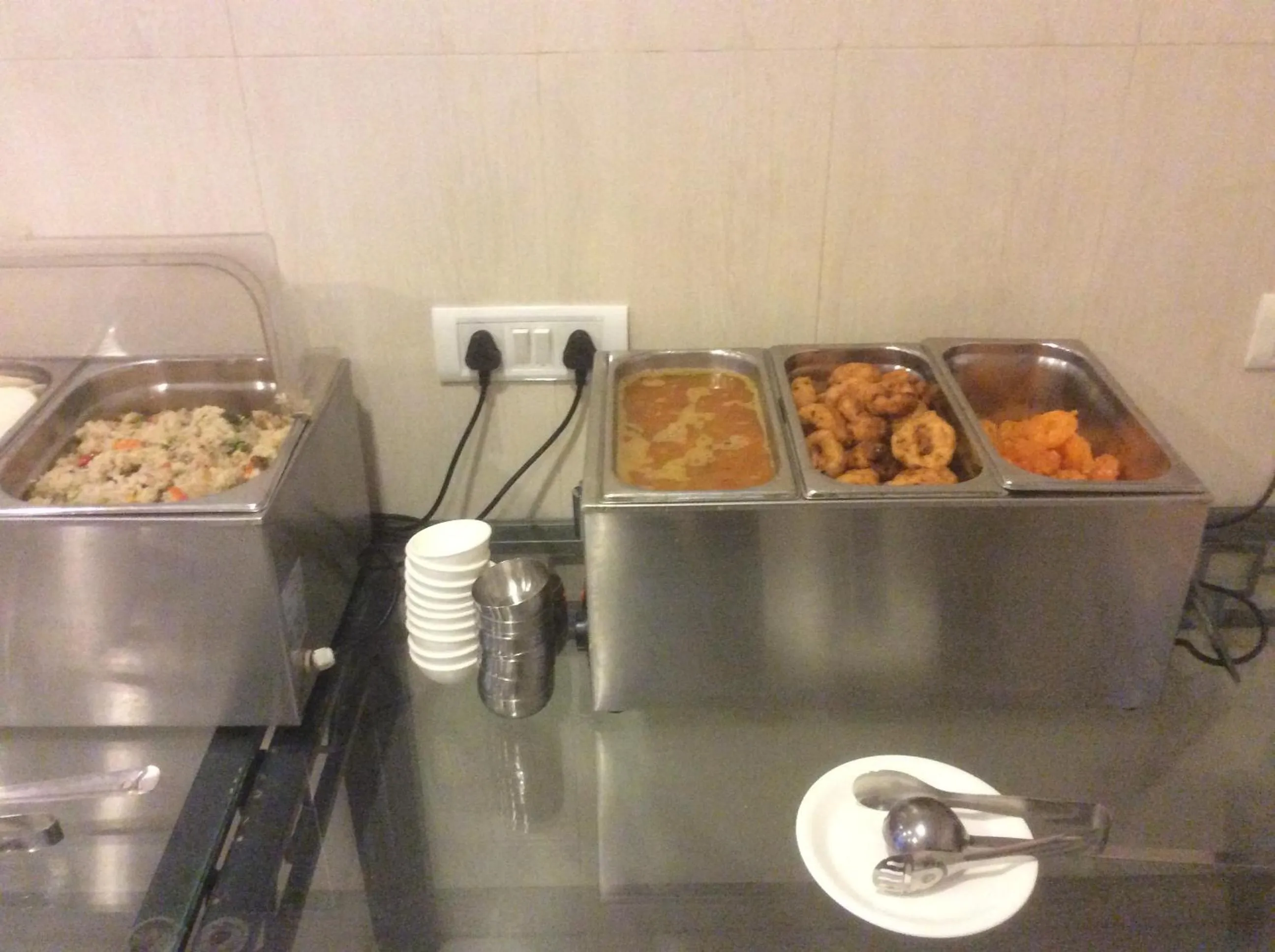 Breakfast in The Lotus Apartment hotel, Burkit Road