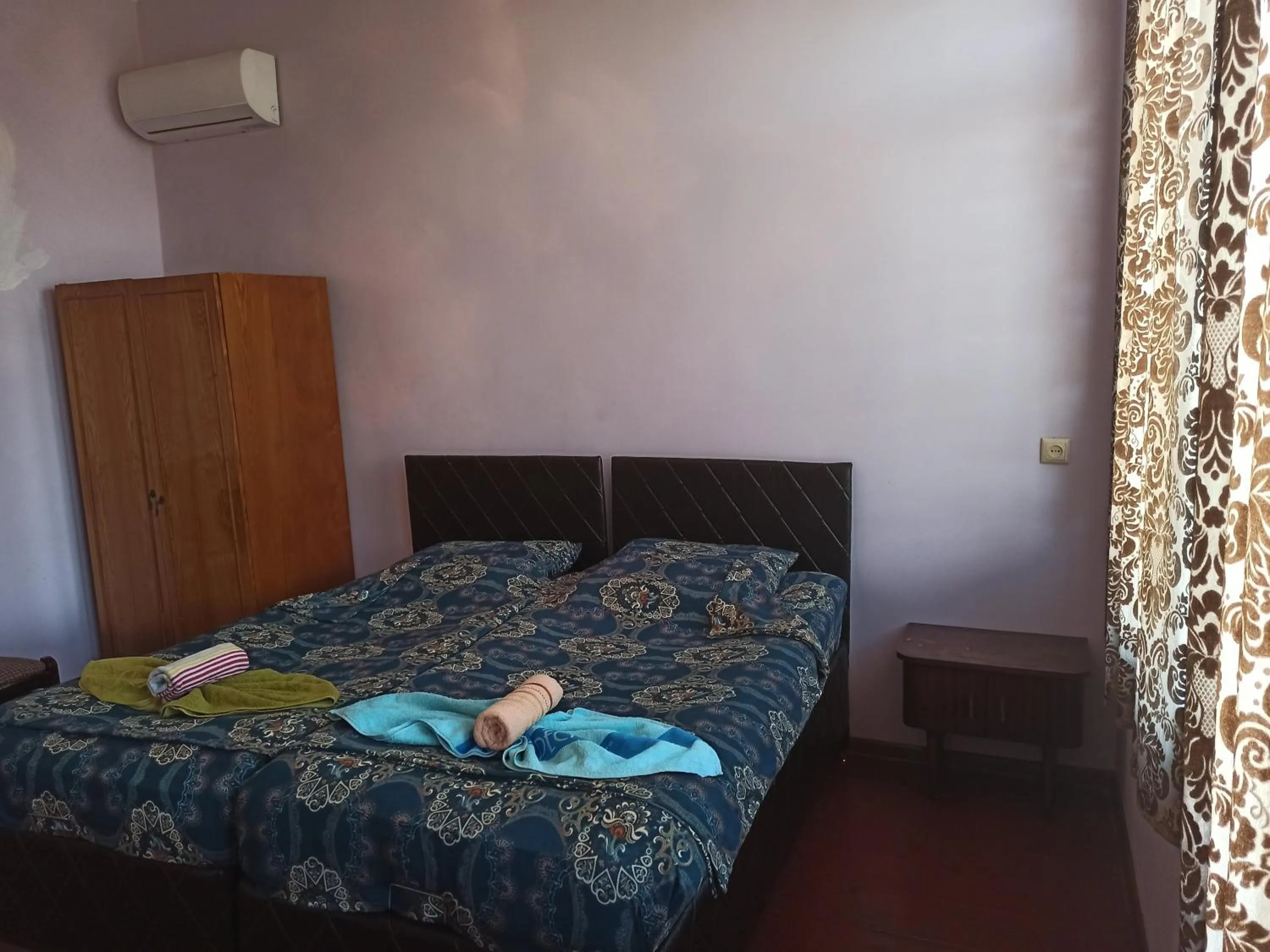 Bed in Cozy home