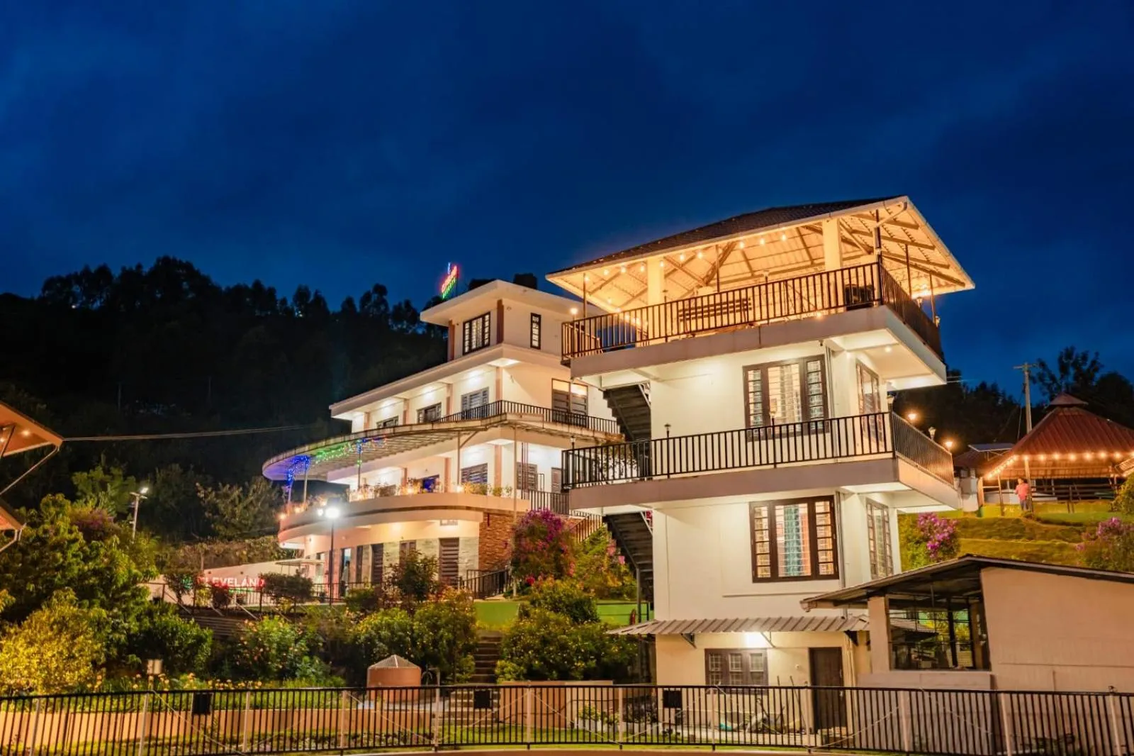 Property building in Cleveland Resorts Kanthalloor