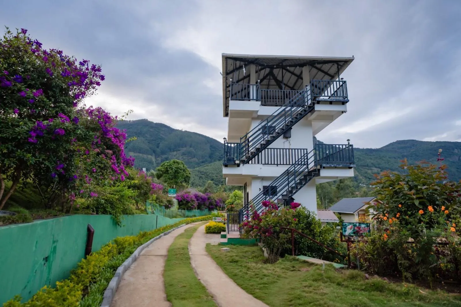 Property building in Cleveland Resorts Kanthalloor