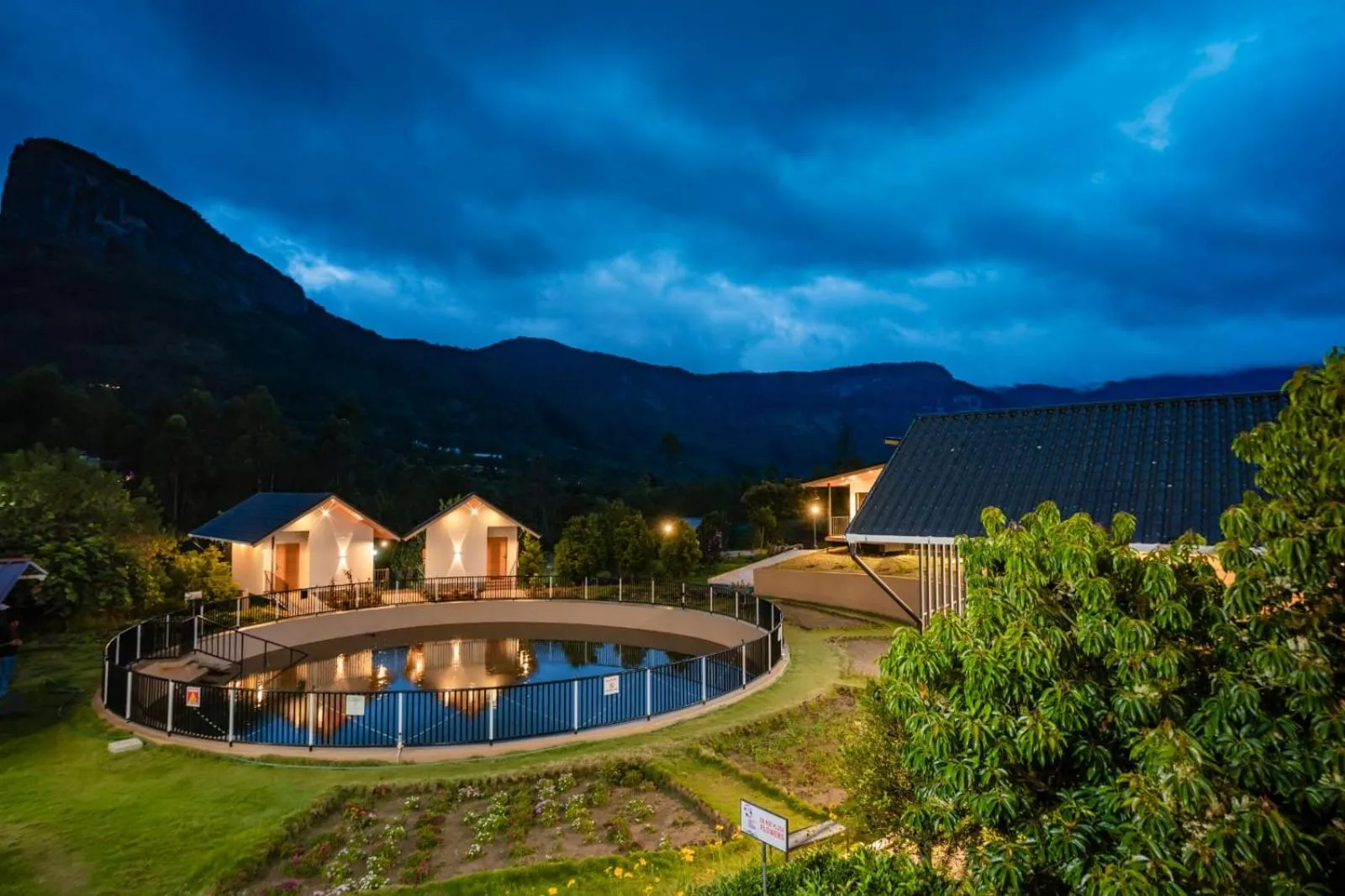 Property building in Cleveland Resorts Kanthalloor