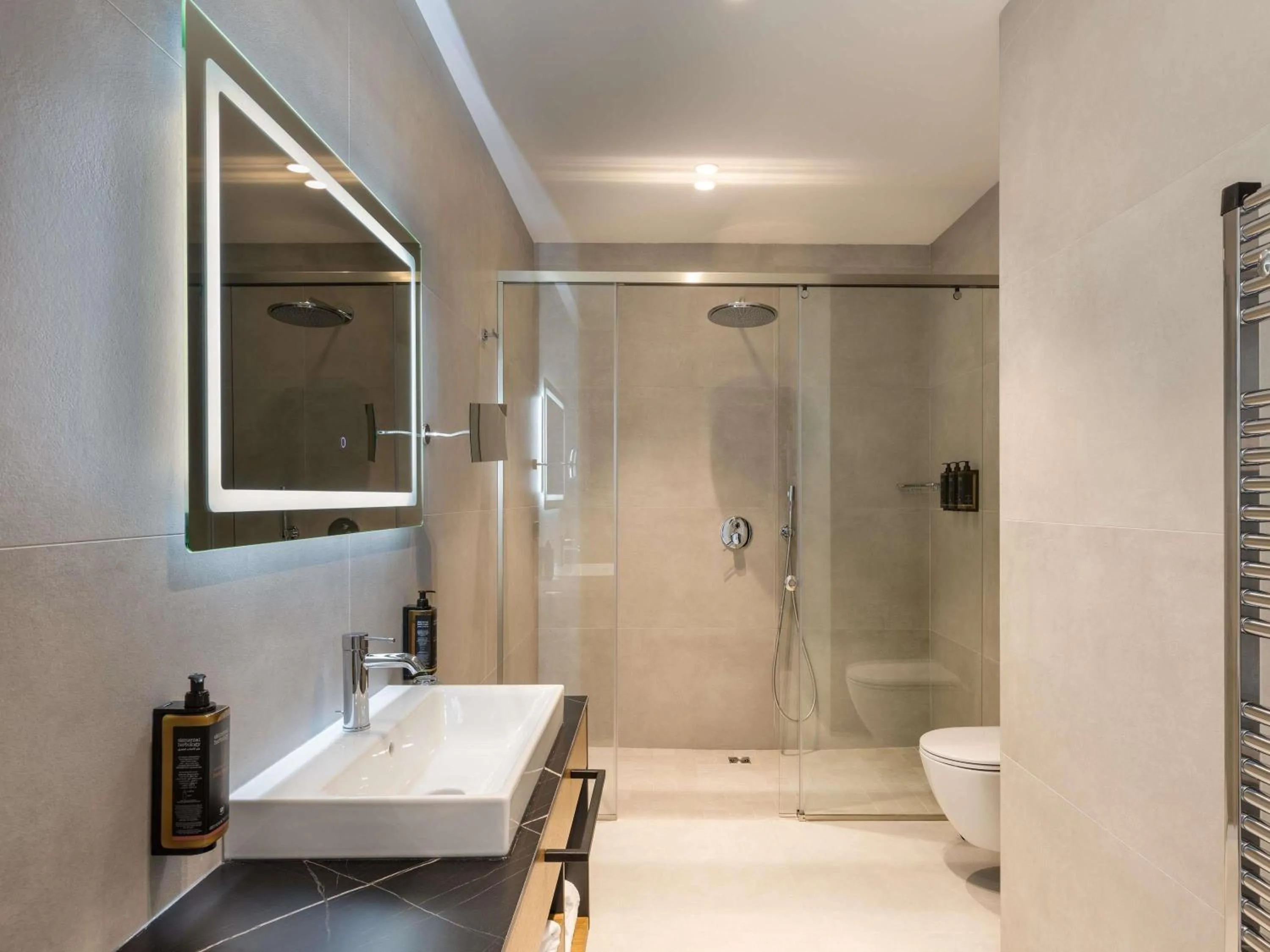 Bedroom in Mercure Tirana