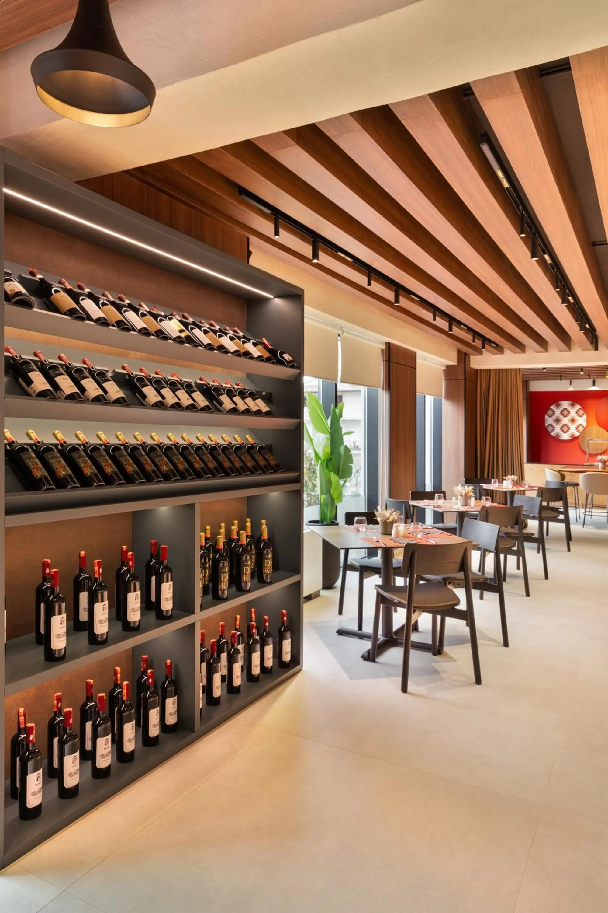 Restaurant/places to eat in Mercure Tirana