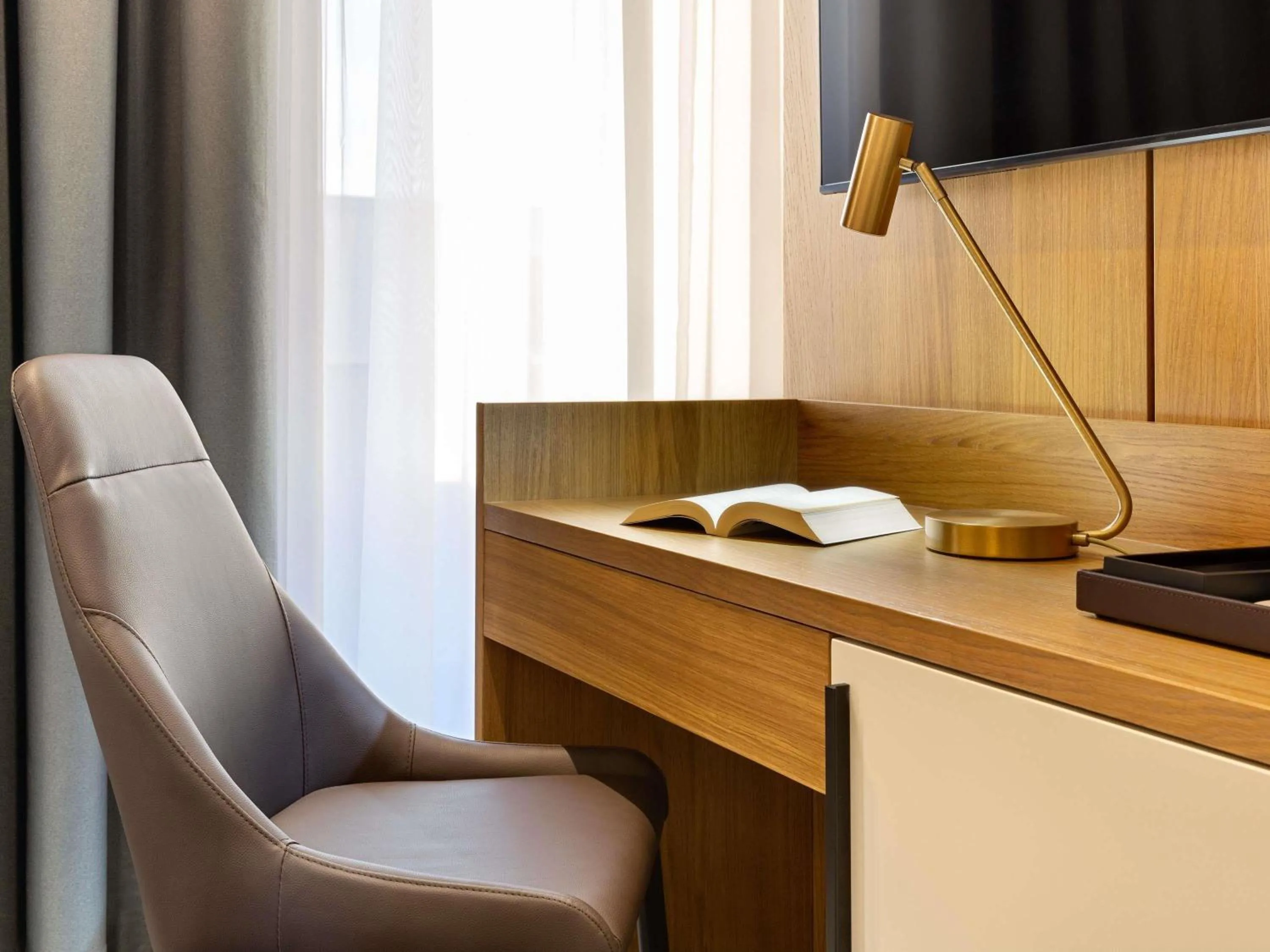 Bedroom in Mercure Tirana