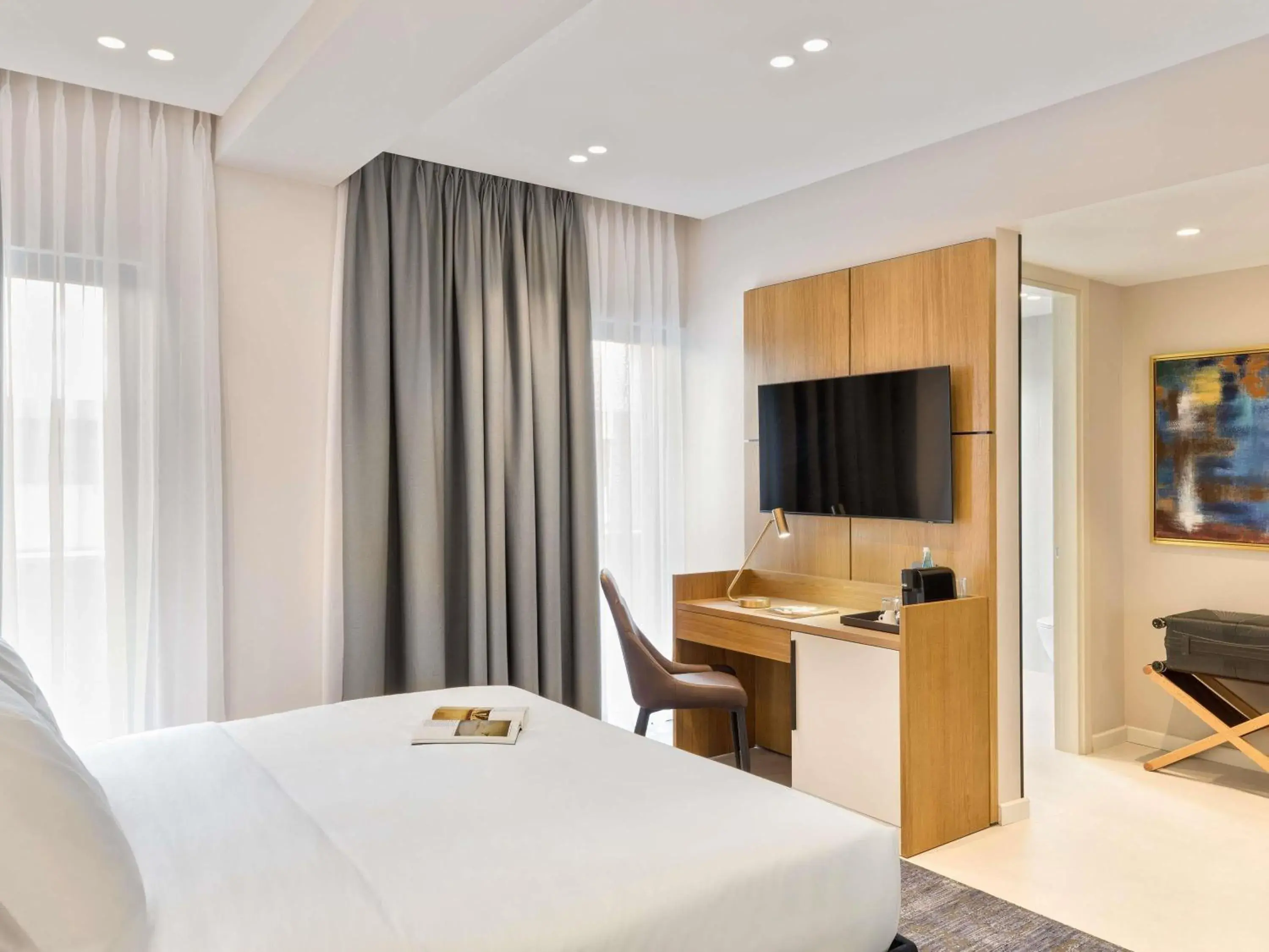 Bedroom, Bed in Mercure Tirana Bedroom, Bed in Mercure Tirana