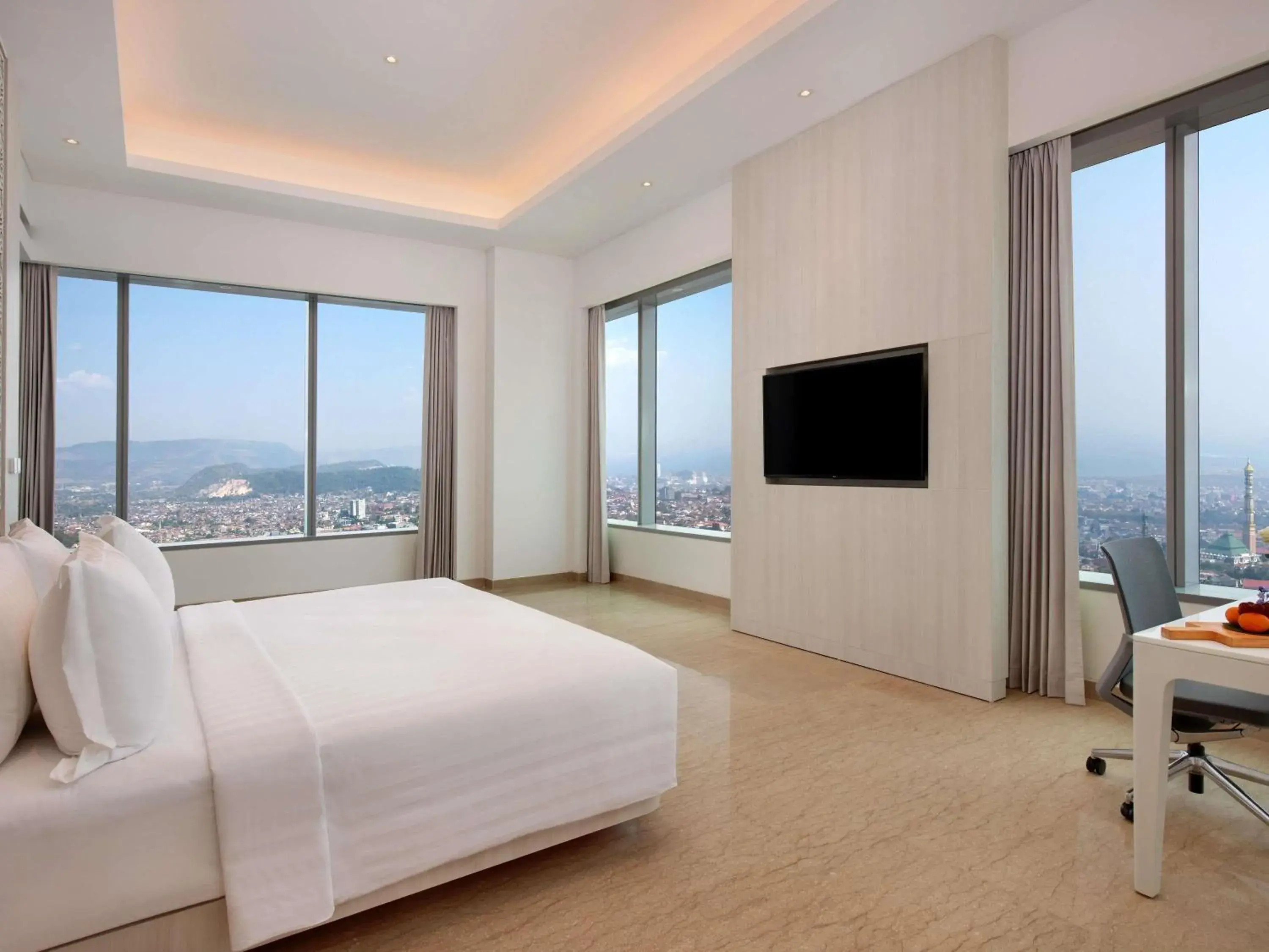 Bedroom, Bed in Grand Mercure Lampung Bedroom, Bed in Grand Mercure Lampung