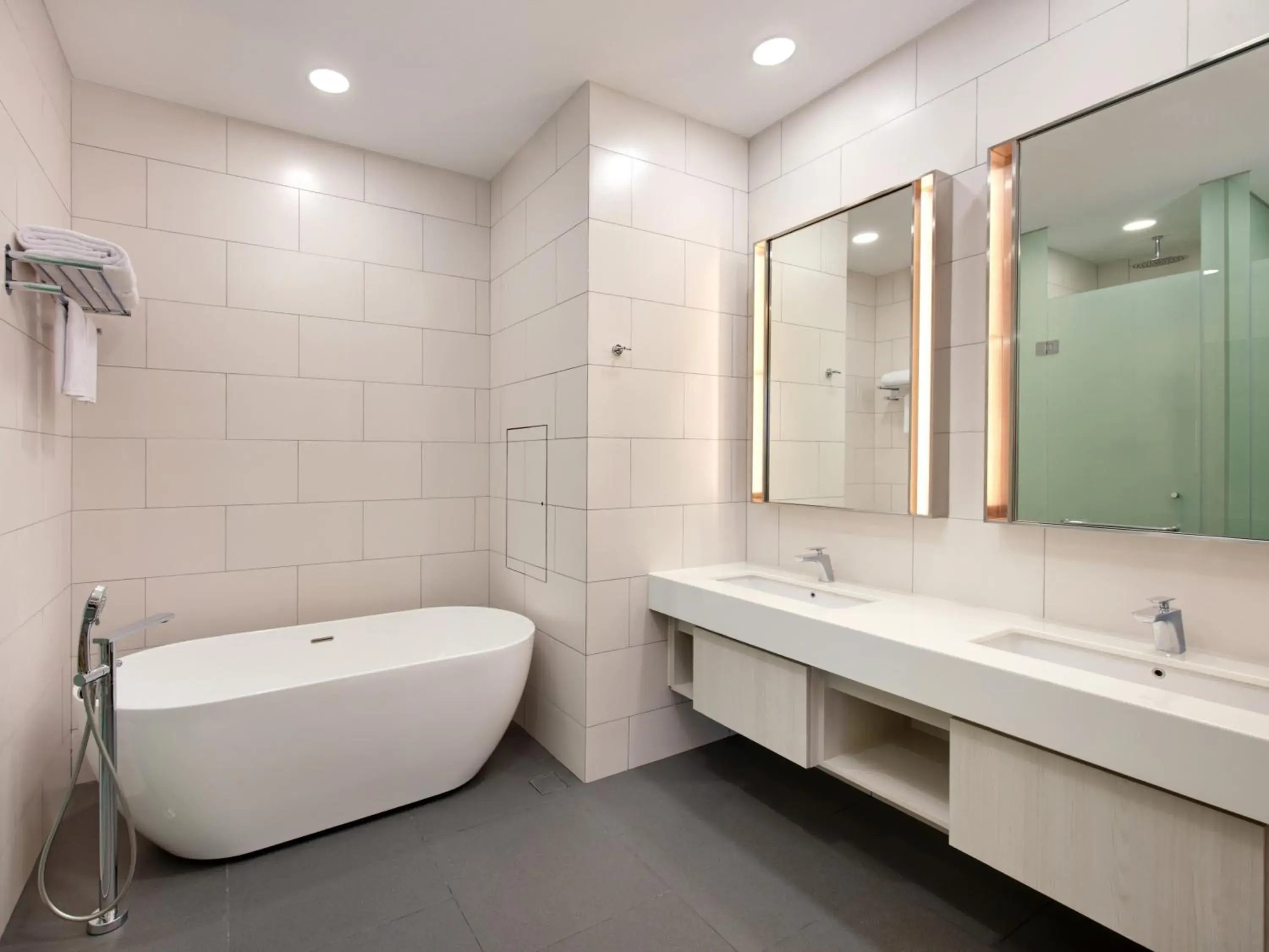 Bath in Grand Mercure Lampung Bath in Grand Mercure Lampung