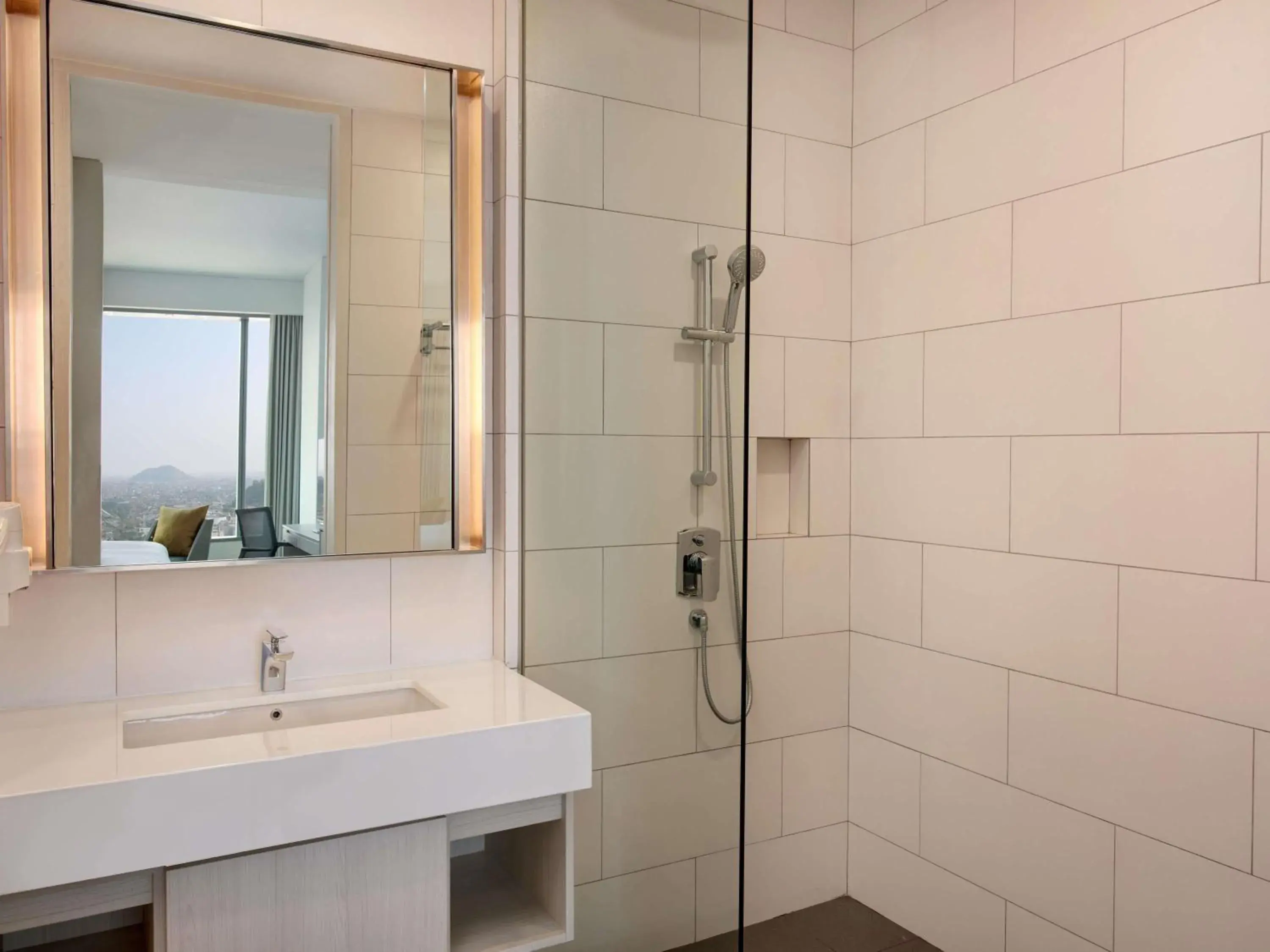 Deluxe King Room with Panoramic Scenery in Grand Mercure Lampung Deluxe King Room with Panoramic Scenery in Grand Mercure Lampung