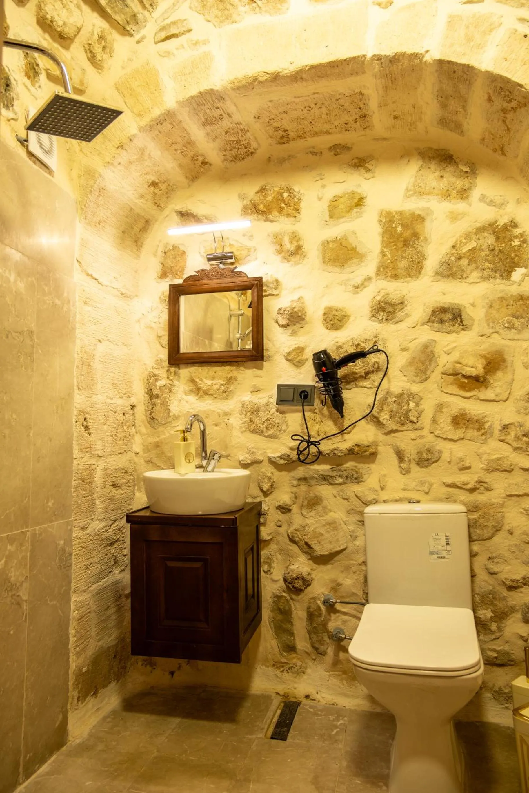 Bathroom in ELYANS KONAĞI