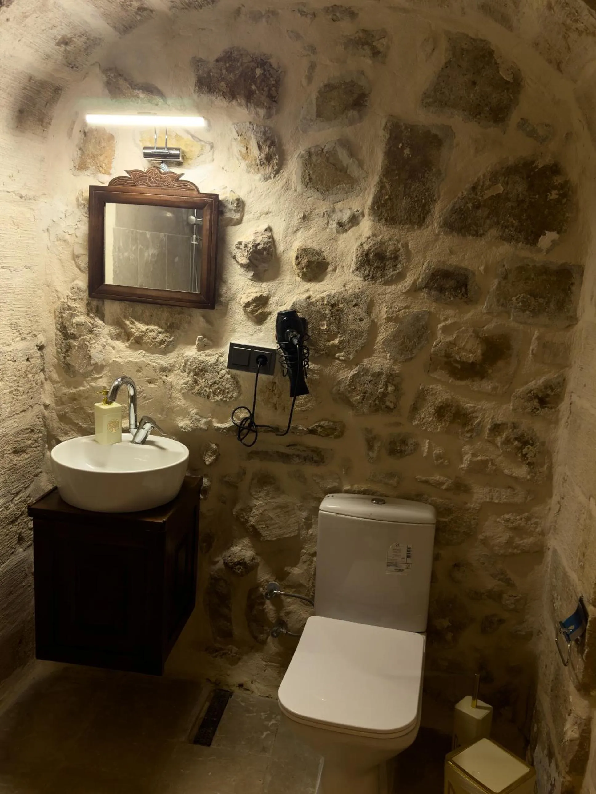 Bathroom in ELYANS KONAĞI