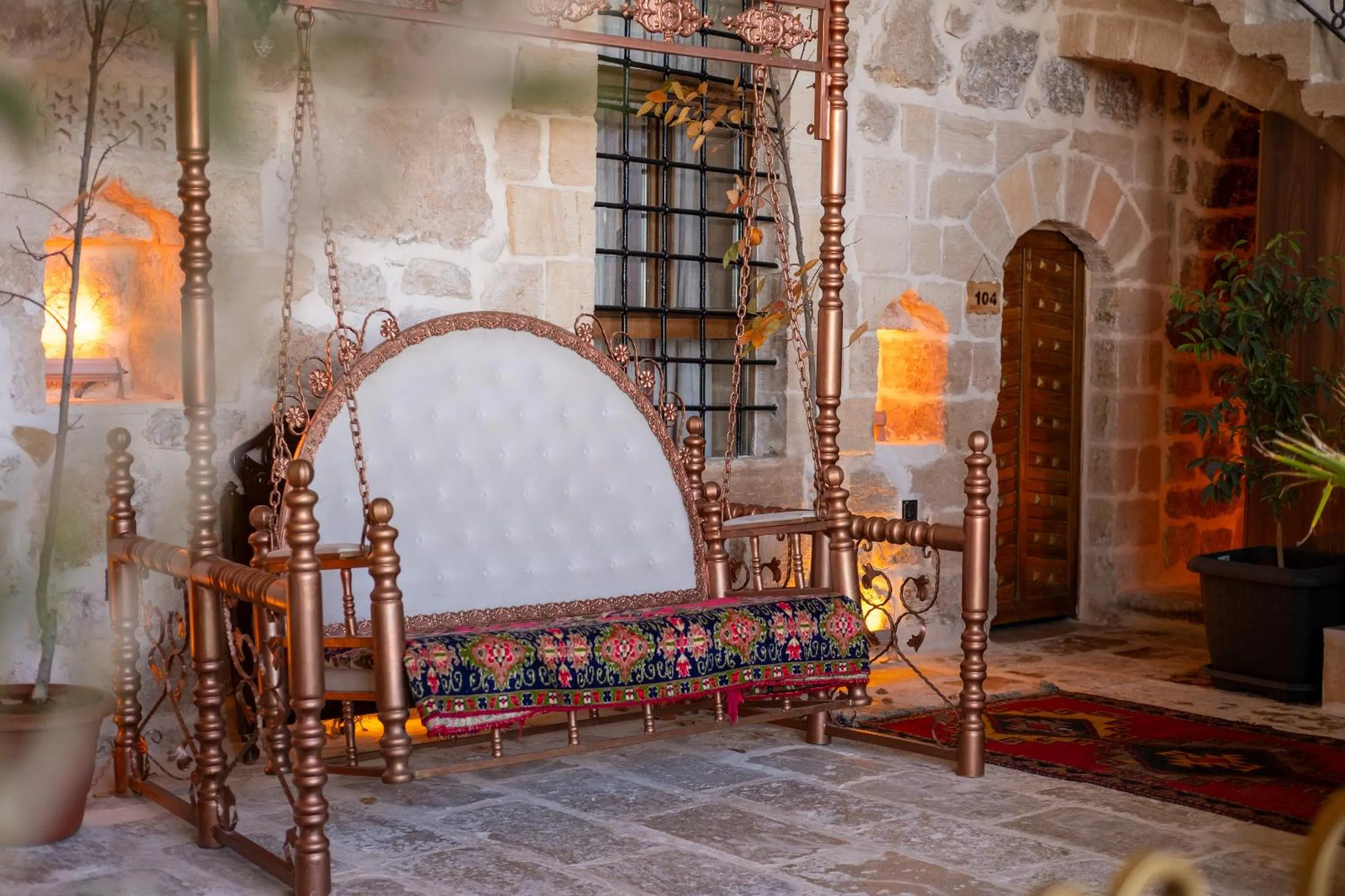 Library in ELYANS KONAĞI