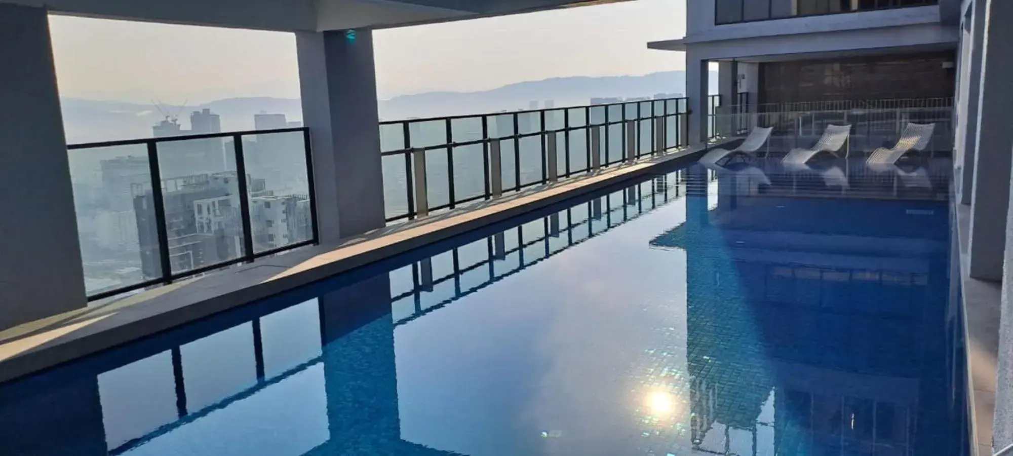 Swimming pool in Mercure Kuala Lumpur Trion Swimming pool in Mercure Kuala Lumpur Trion