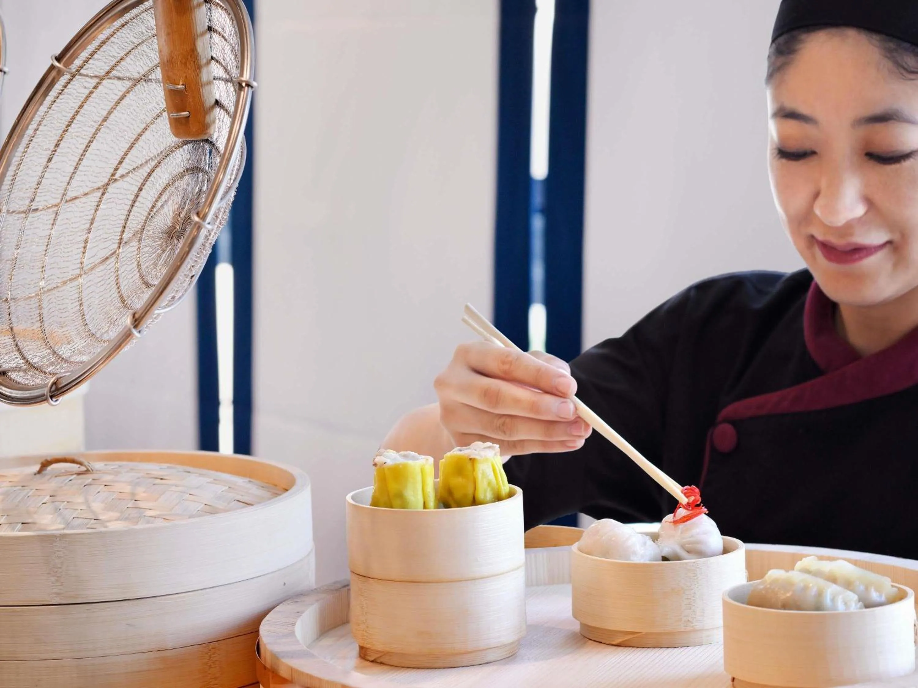 Restaurant/places to eat in Mercure Dubai Deira