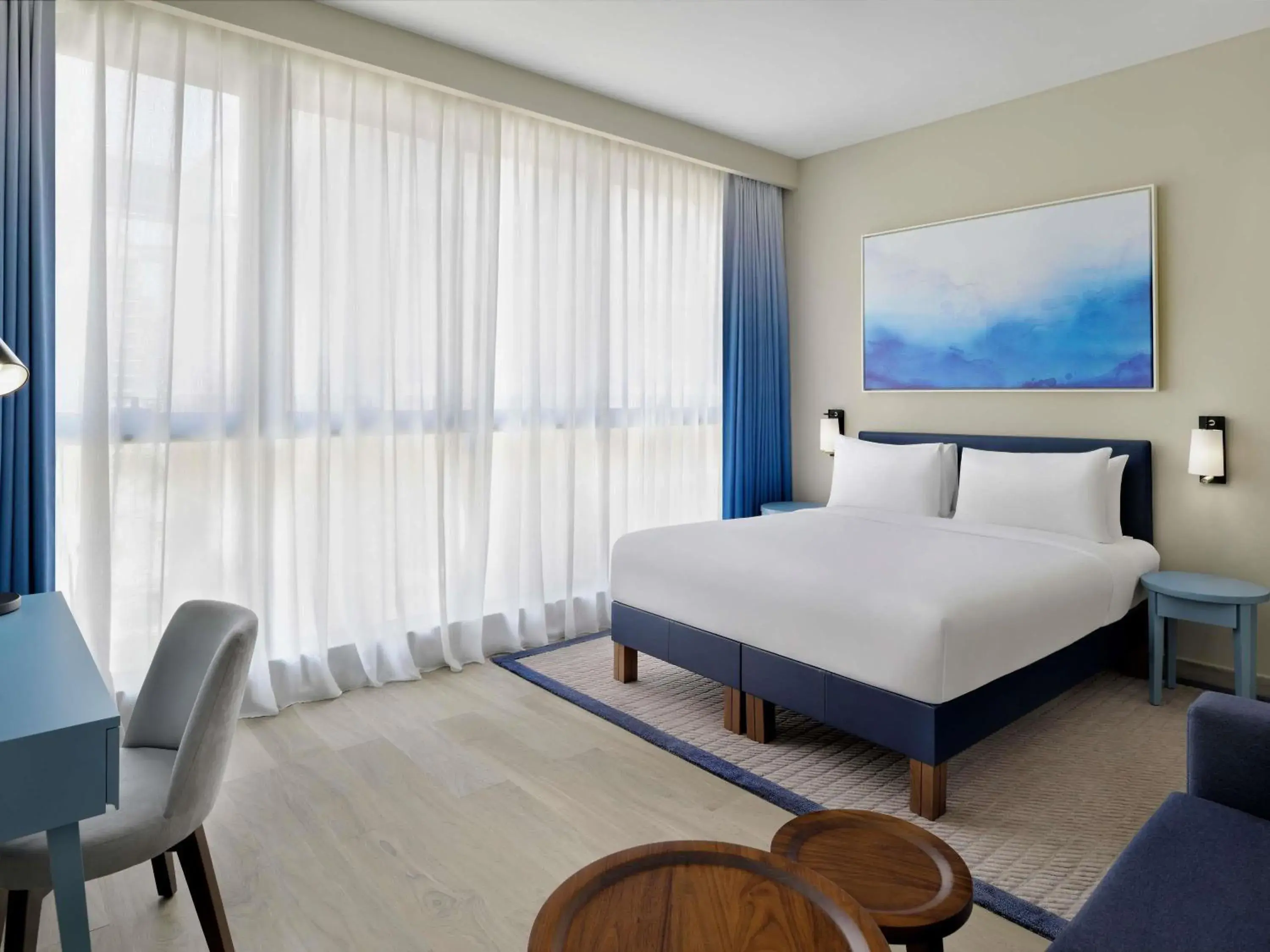 Bedroom, Bed in Mercure Dubai Deira Bedroom, Bed in Mercure Dubai Deira