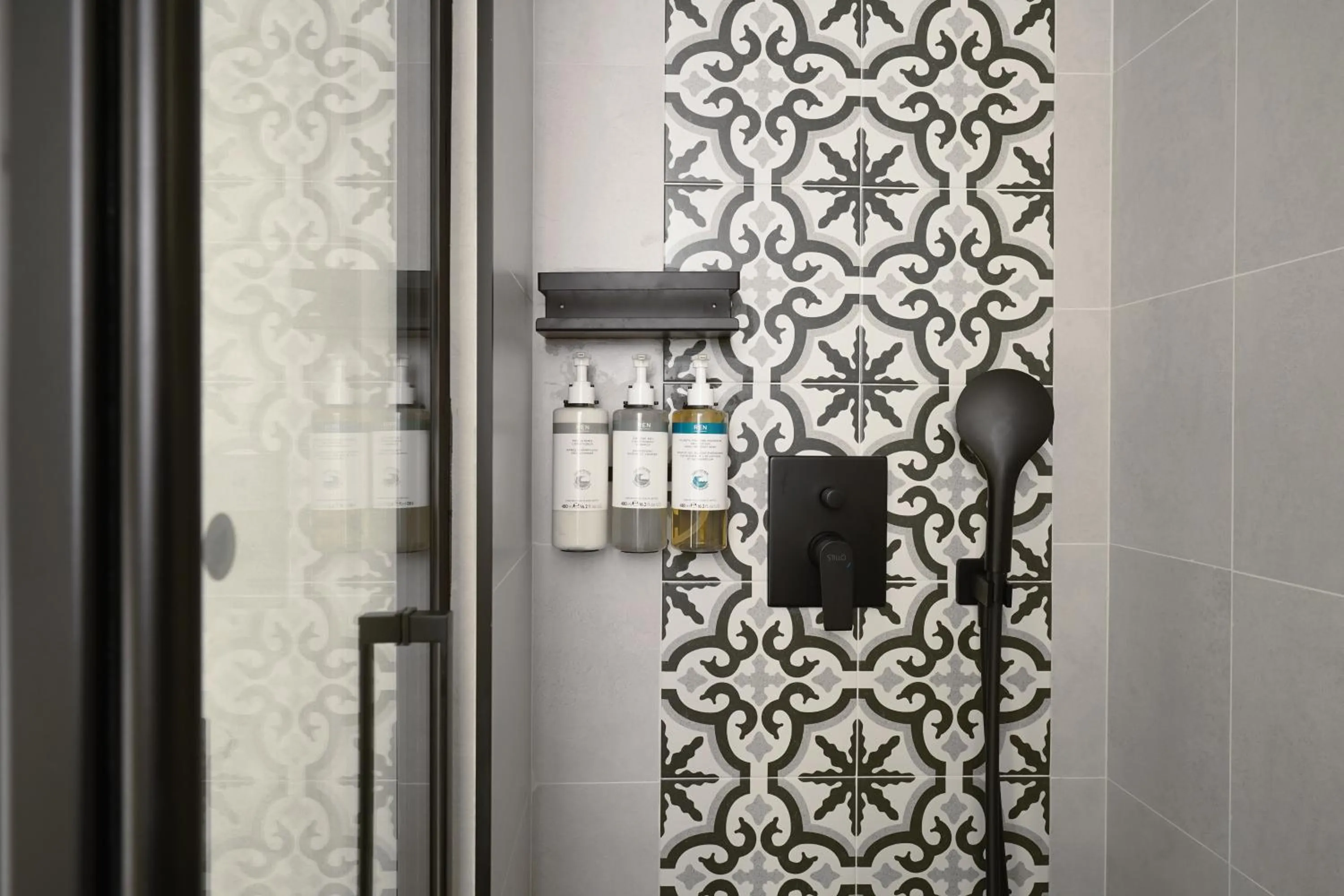 Bathroom in Numa Madrid Luna