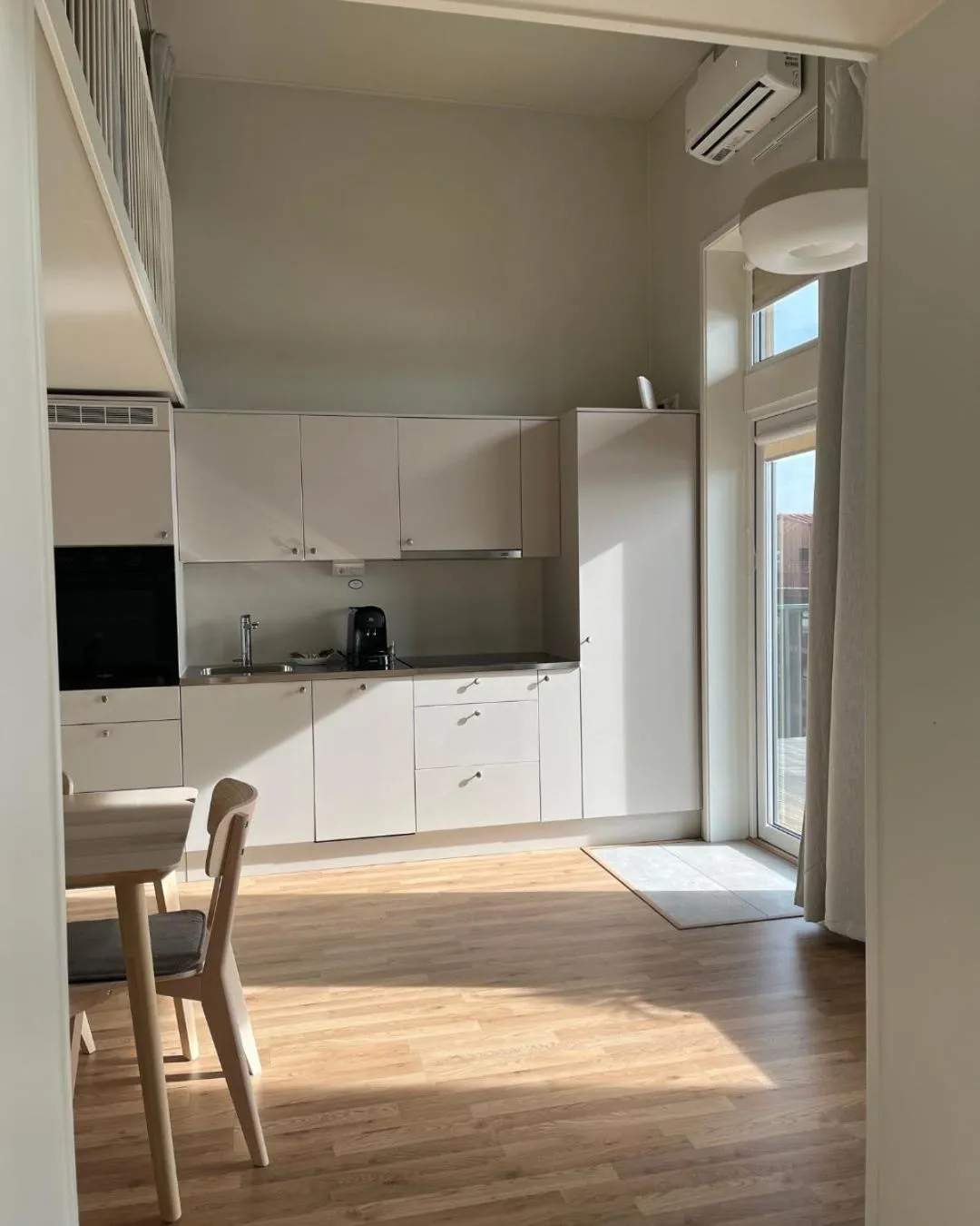 Kitchen or kitchenette in Waterfront Cabins