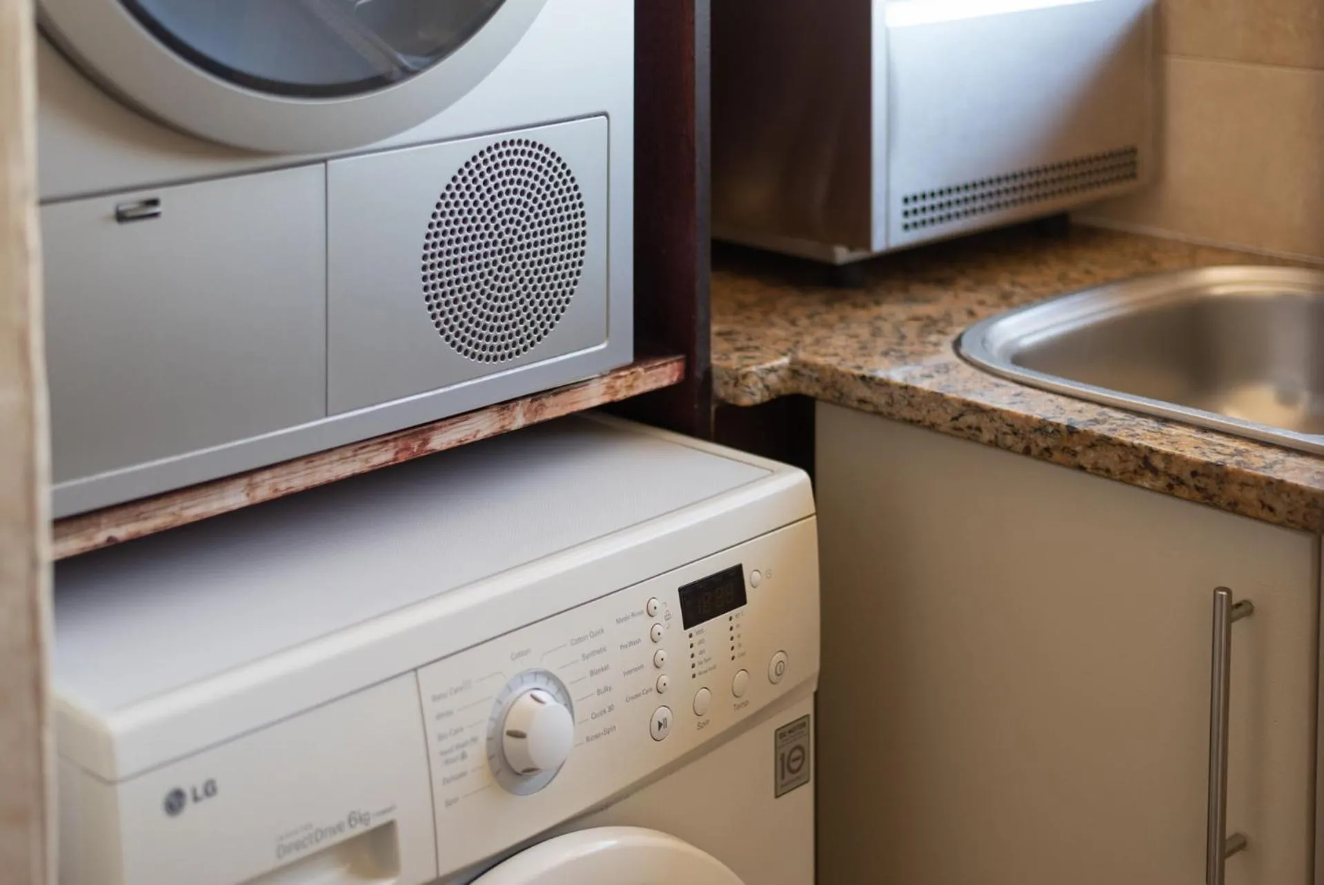 dishwasher in Ballito Manor View 601