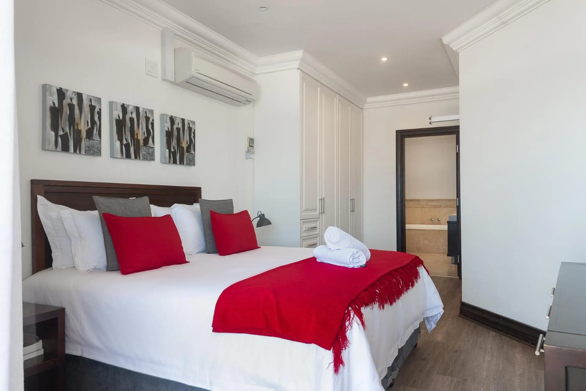 Bed in Ballito Manor View 601