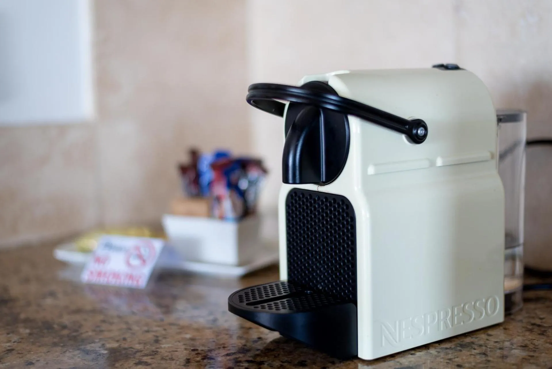 Coffee/tea facilities in Ballito Manor View 601