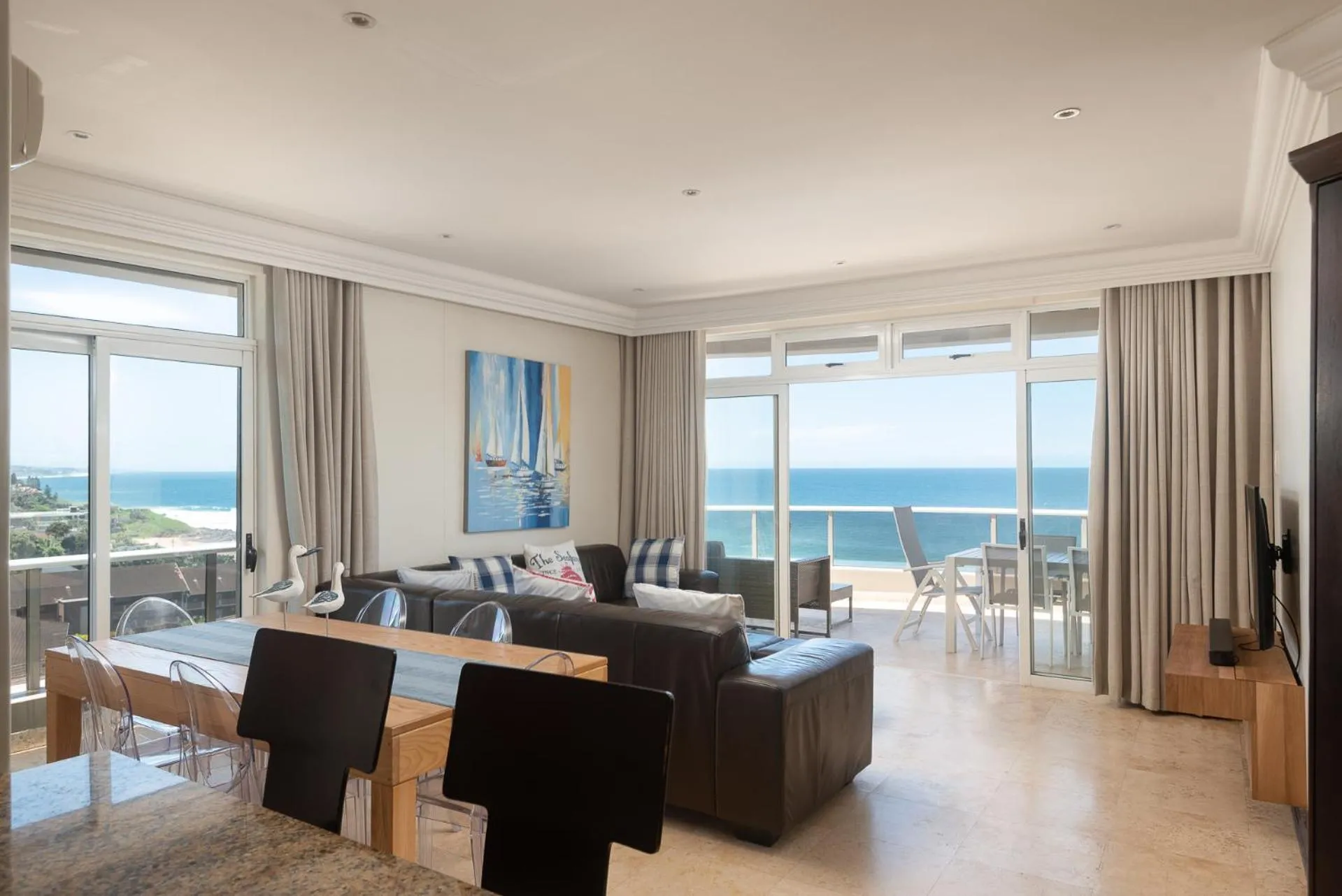 Living room in Ballito Manor View 601