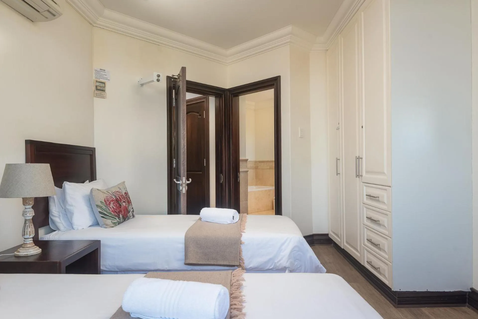 Bed in Ballito Manor View 601