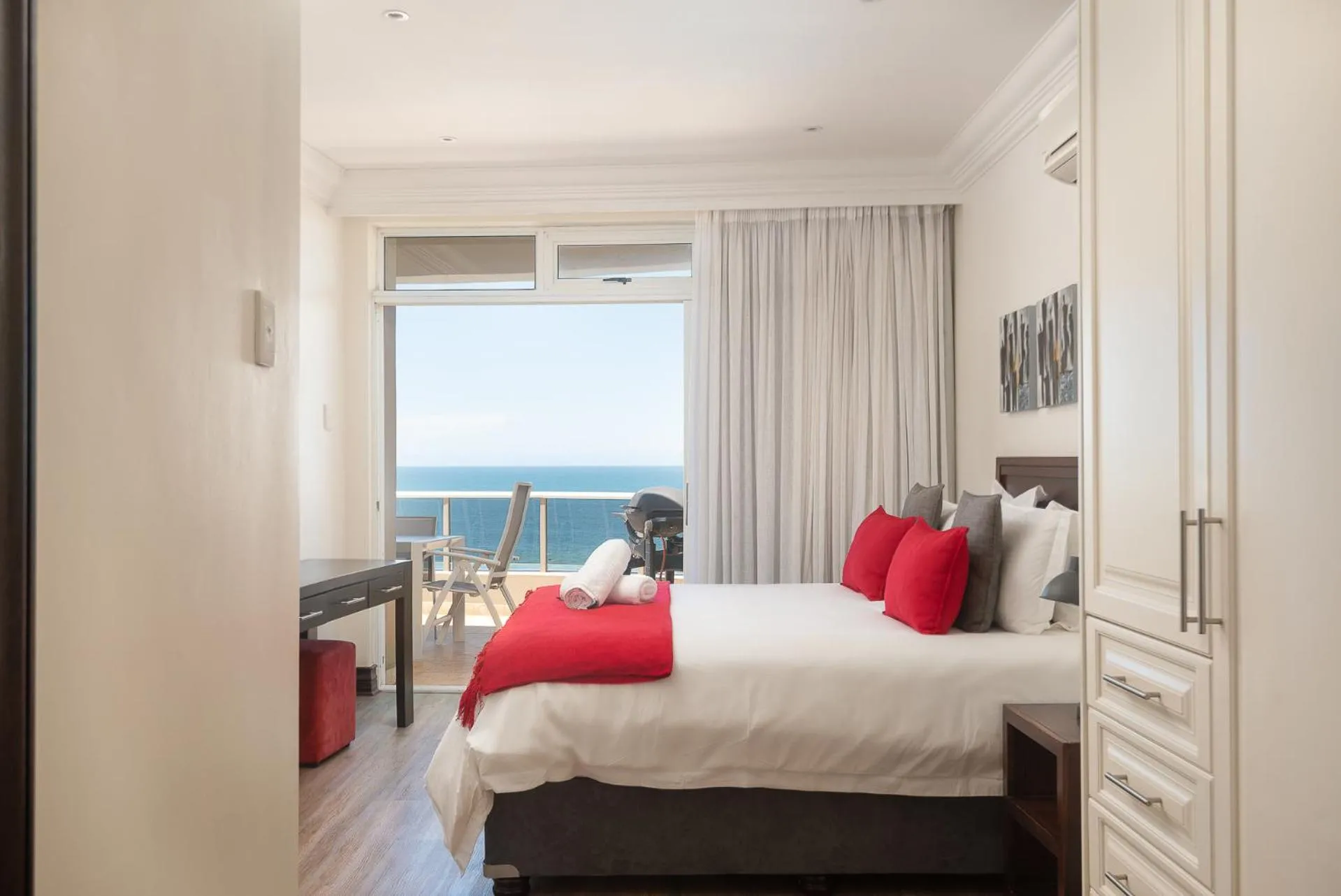 Bed in Ballito Manor View 601