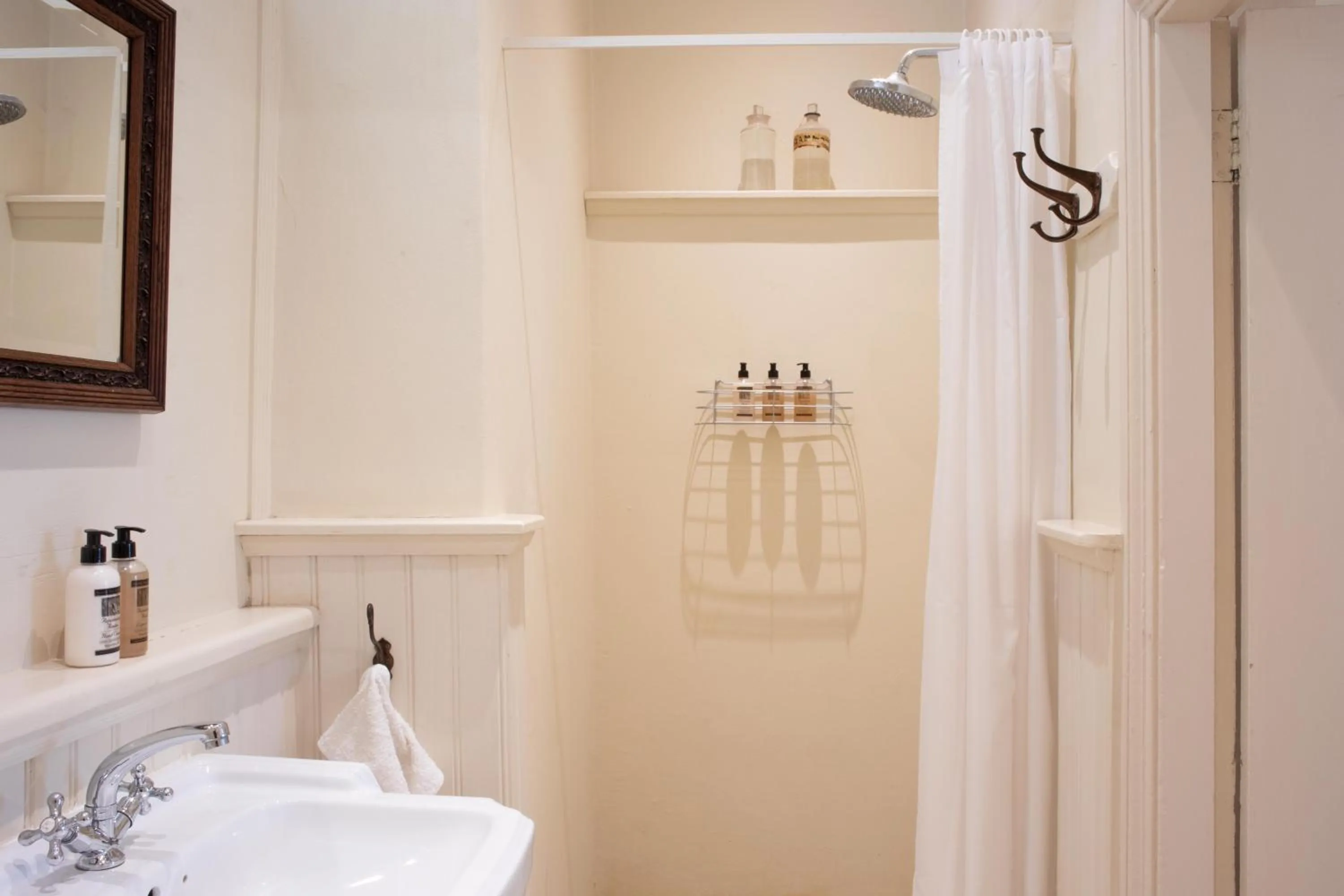 Shower in Prince Albert Country Stay