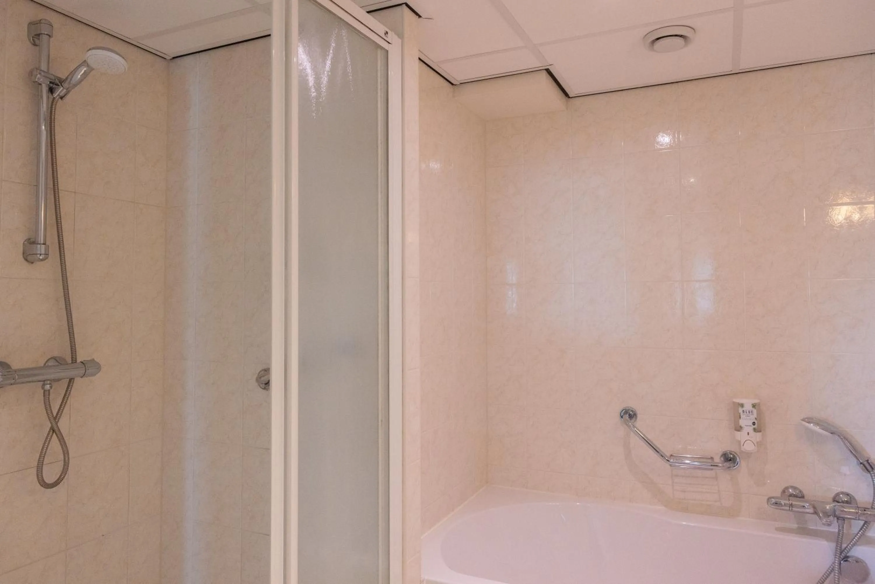 Bathroom in Fletcher Hotel - Restaurant de Cooghen