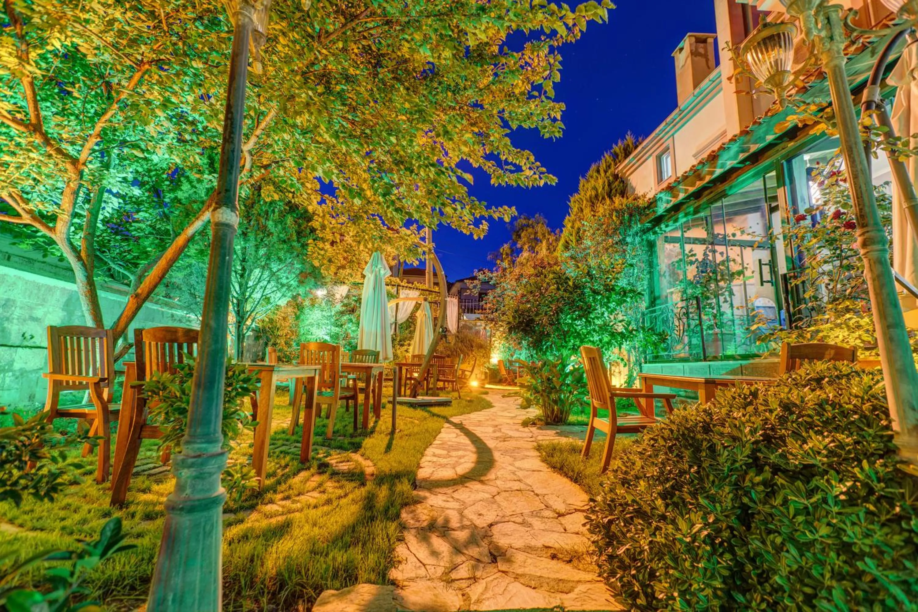 Night in Cunda Esen Hotel