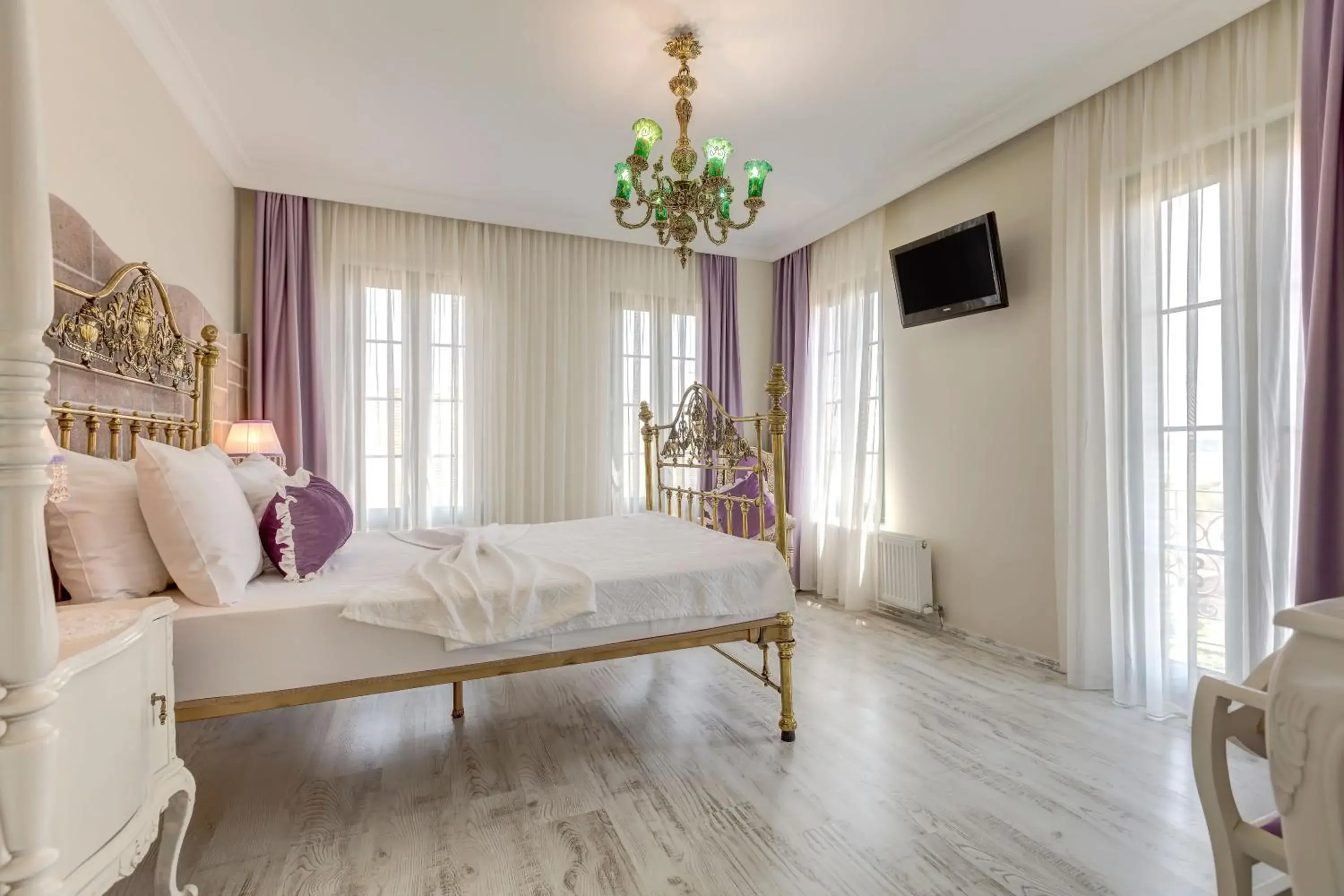 Entrance Double Room with Sea View in Cunda Esen Hotel Entrance Double Room with Sea View in Cunda Esen Hotel